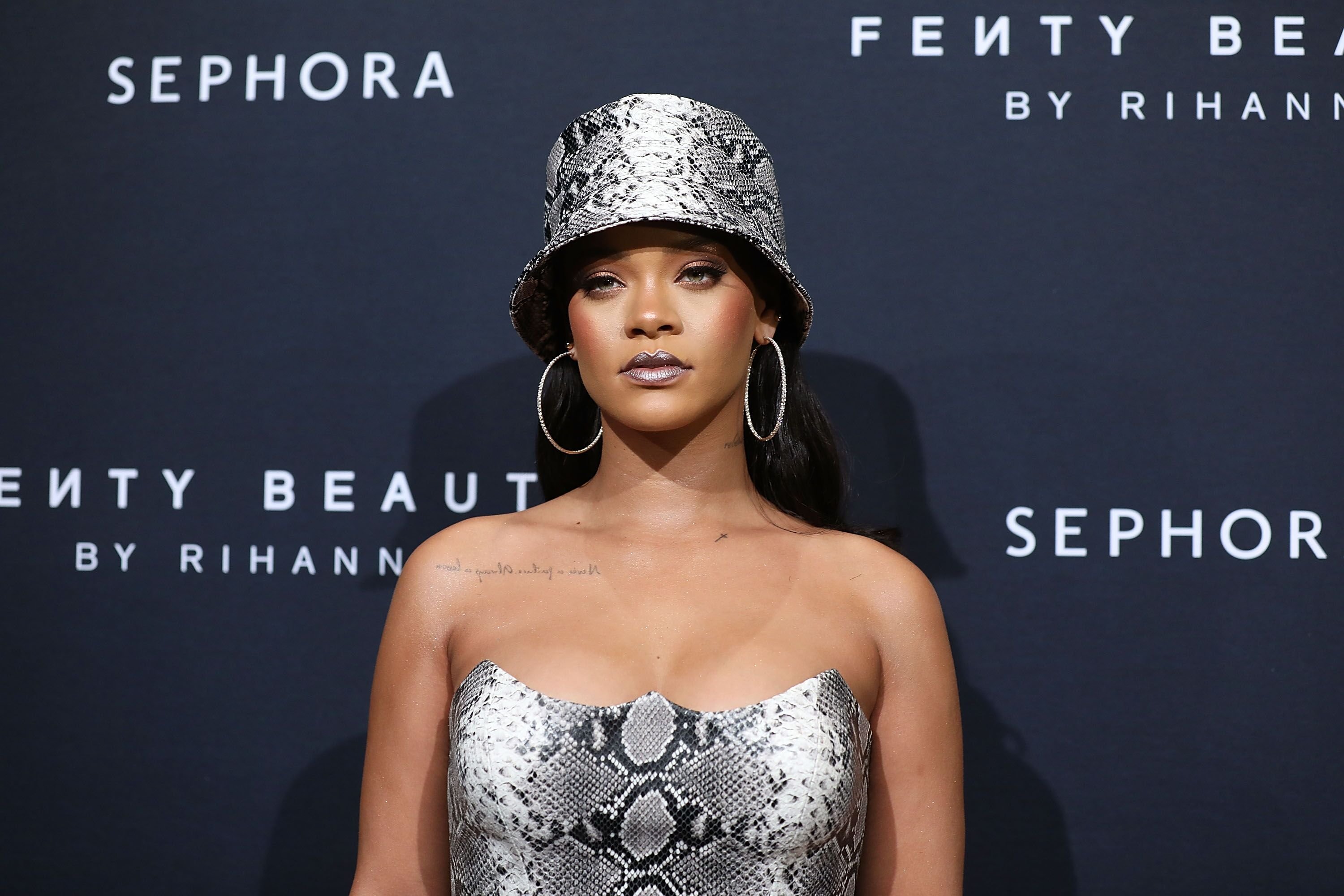 Rihanna lors d'un événément pour sa marque. l Source : Getty Images