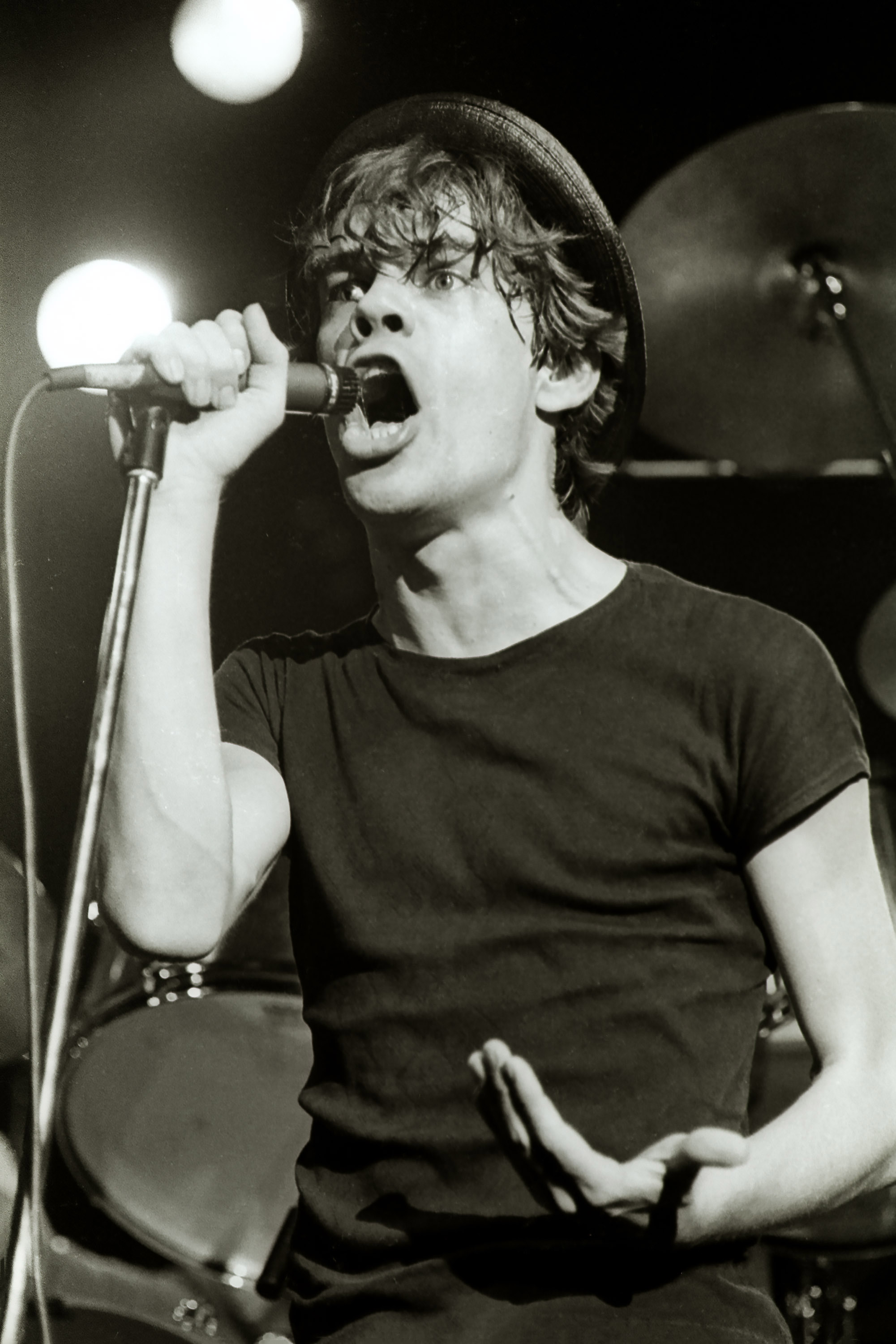 David Johansen is performing at Winterland, in San Francisco, California on June 10, 1978. | Source: Getty Images