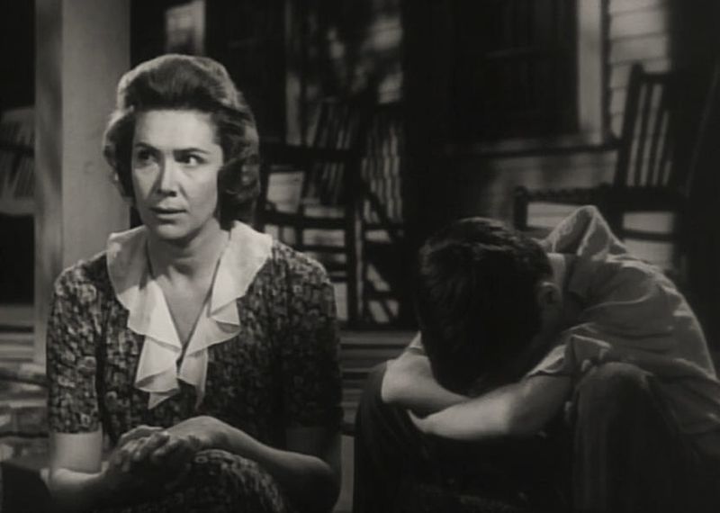 Rosemary Murphy & Phillip Alford in "To Kill a Mockingbird" trailer. | Source: Wikimedia Commons
