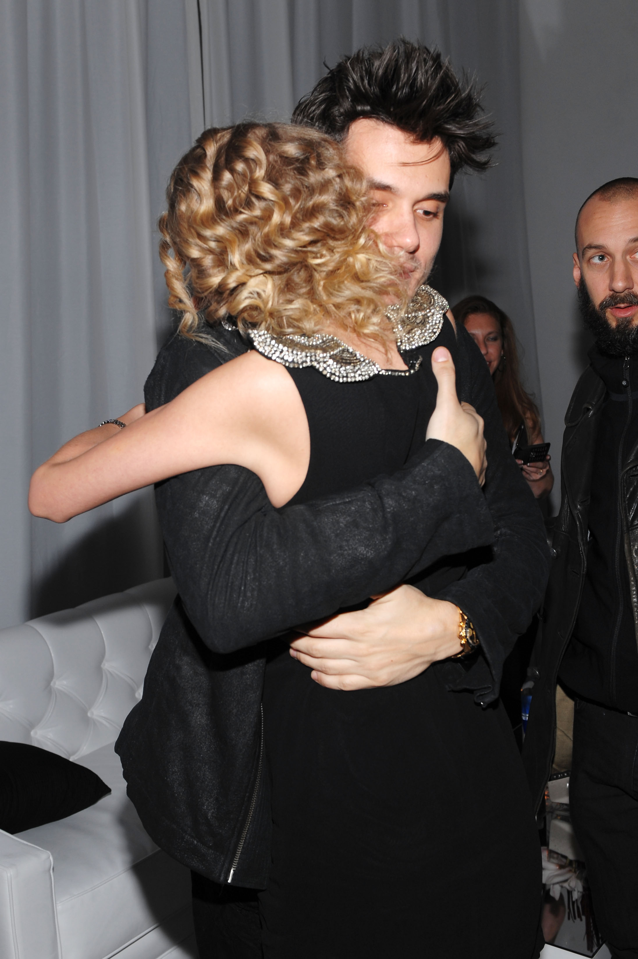 John Mayer and Taylor Swift at the launch of VEVO on December 8, 2009, in New York. | Source: Getty Images