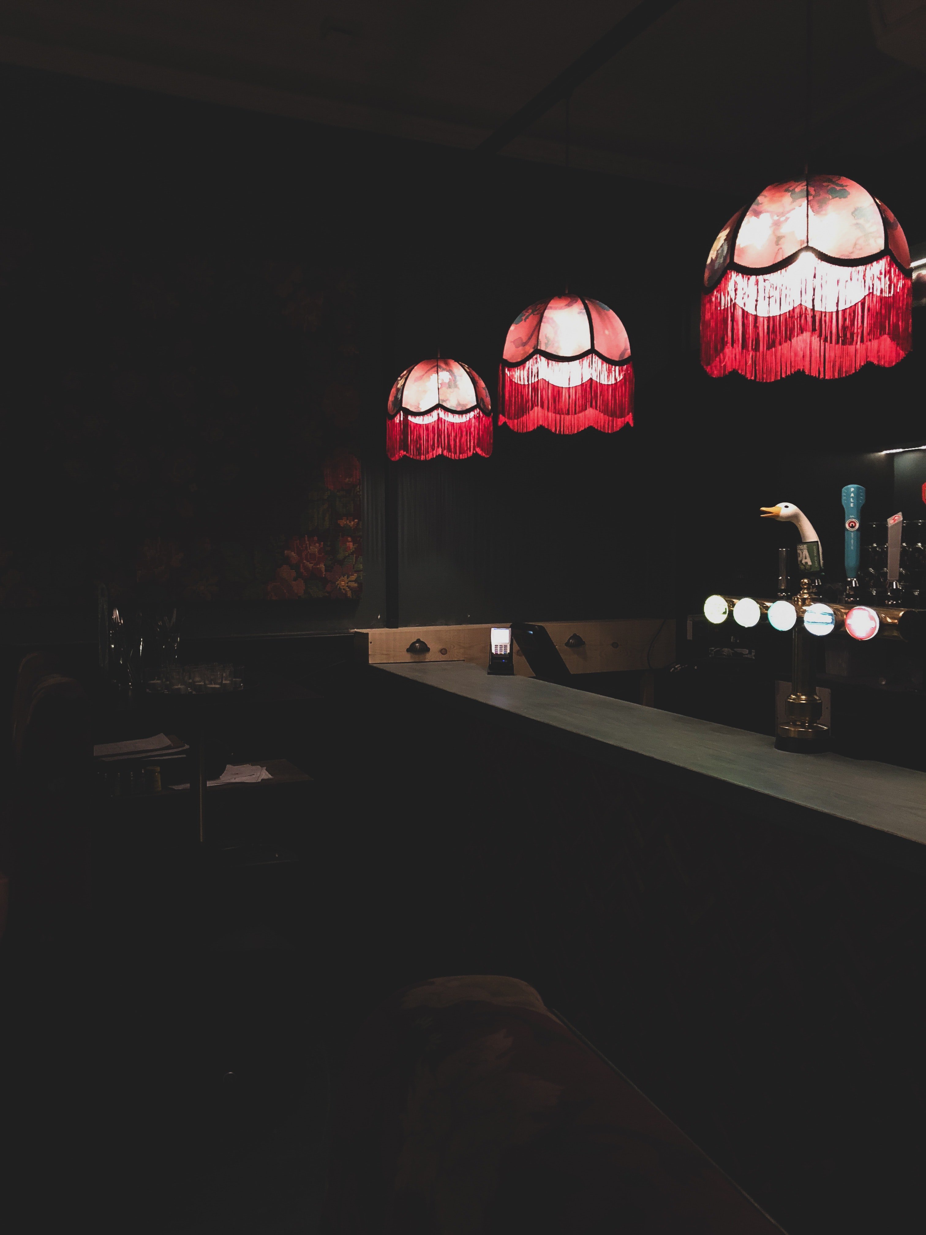 Bar oscuro. | Foto: Pexels