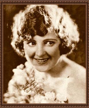  Silent era actress Billie Dove from "The Blue Book of the Screen" | Source: Wikimedia