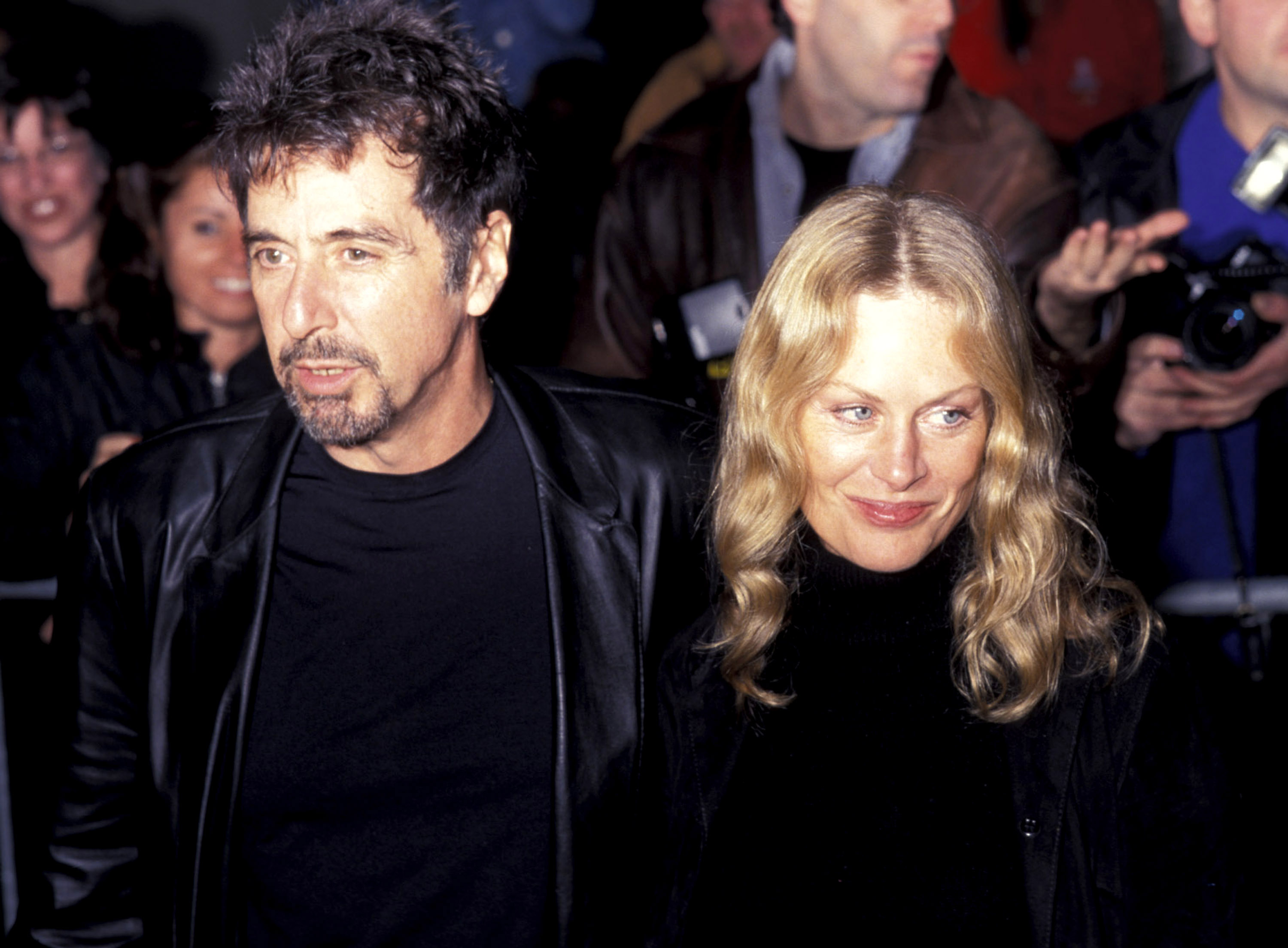 Beverly D'Angelo and Al Pacino attend the premiere of "The Insider" in New York City in 1999 | Source: Getty Images