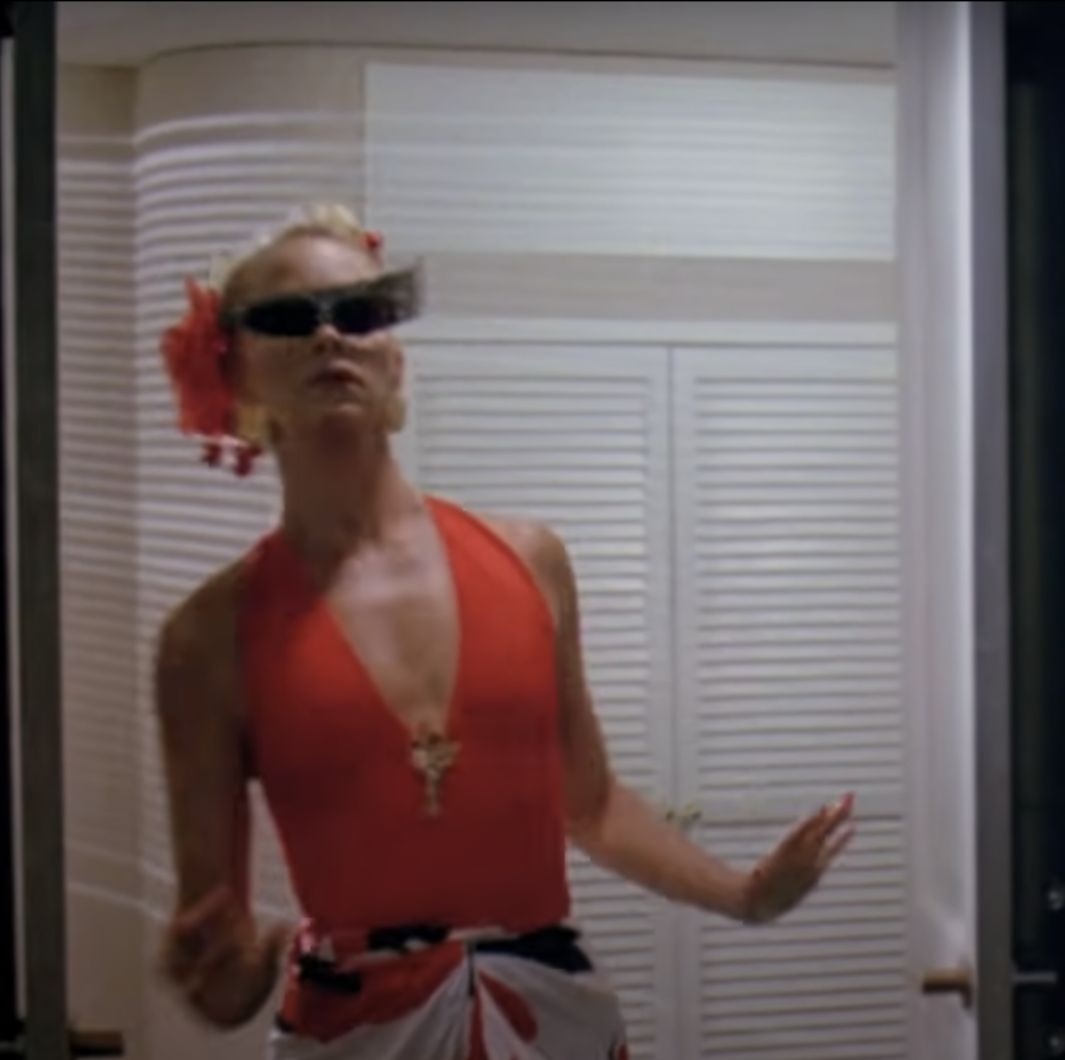 Goldie Hawn in "Overboard" in1987 | Source: Youtube.com/Rotten Tomatoes Classic Trailers