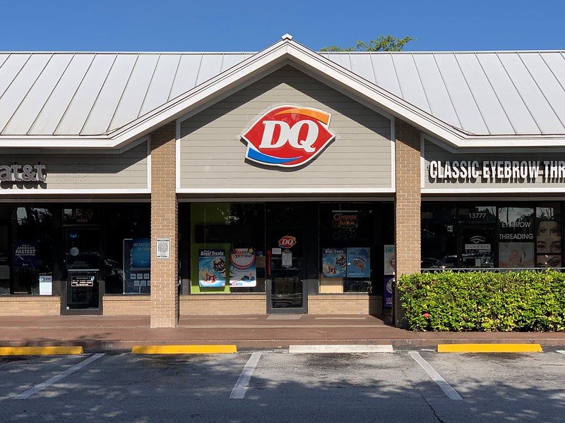 The front entrance of a Dairy Queen in Country Walk, image taken on May 12, 2019 | Photo: Flickr/Phillip Pessar