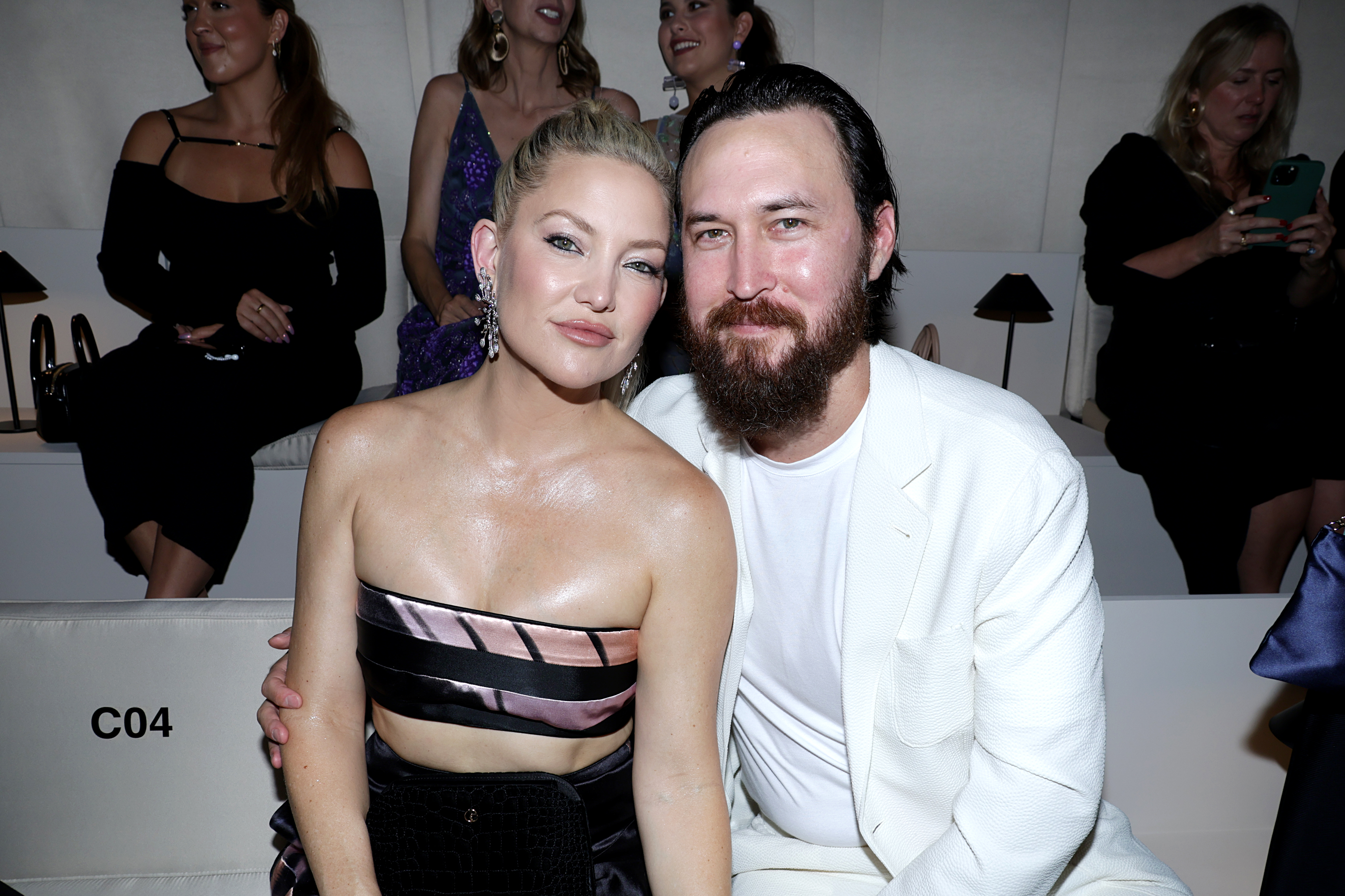 Kate Hudson and Danny Fujikawa during the Giorgio Armani Privé Haute Couture Fall/Winter 2023/2024 show on July 4, 2023 in Paris, France. | Source: Getty Images