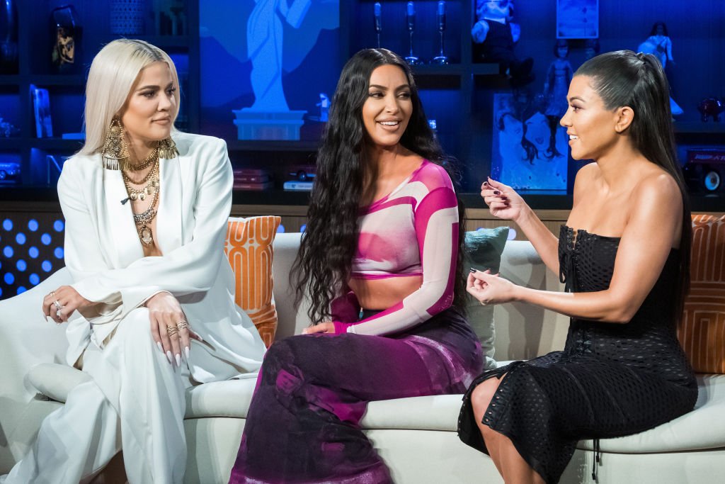 Khloe Kardashian, Kim Kardashian and Kourtney Kardashian on "Andy Cohen's Watch What Happens Live" January 14, 2019 | Photo: GettyImages