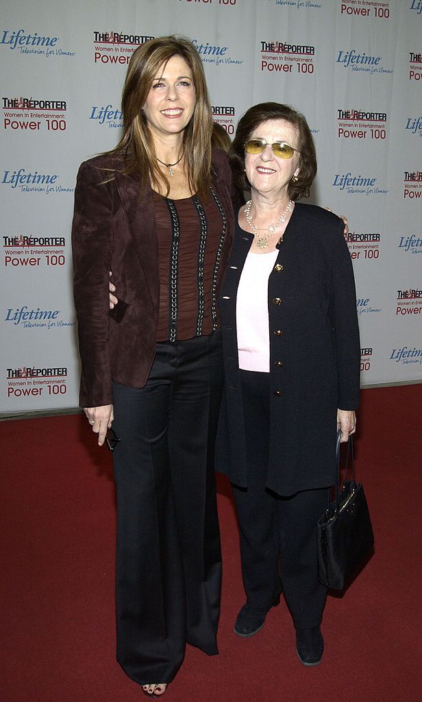 Rita Wilson and mother Dorothy Wilson at the Annual Women In Entertainment: Power 100 Breakfast on December 3, 2002 | Photo: Getty Images
