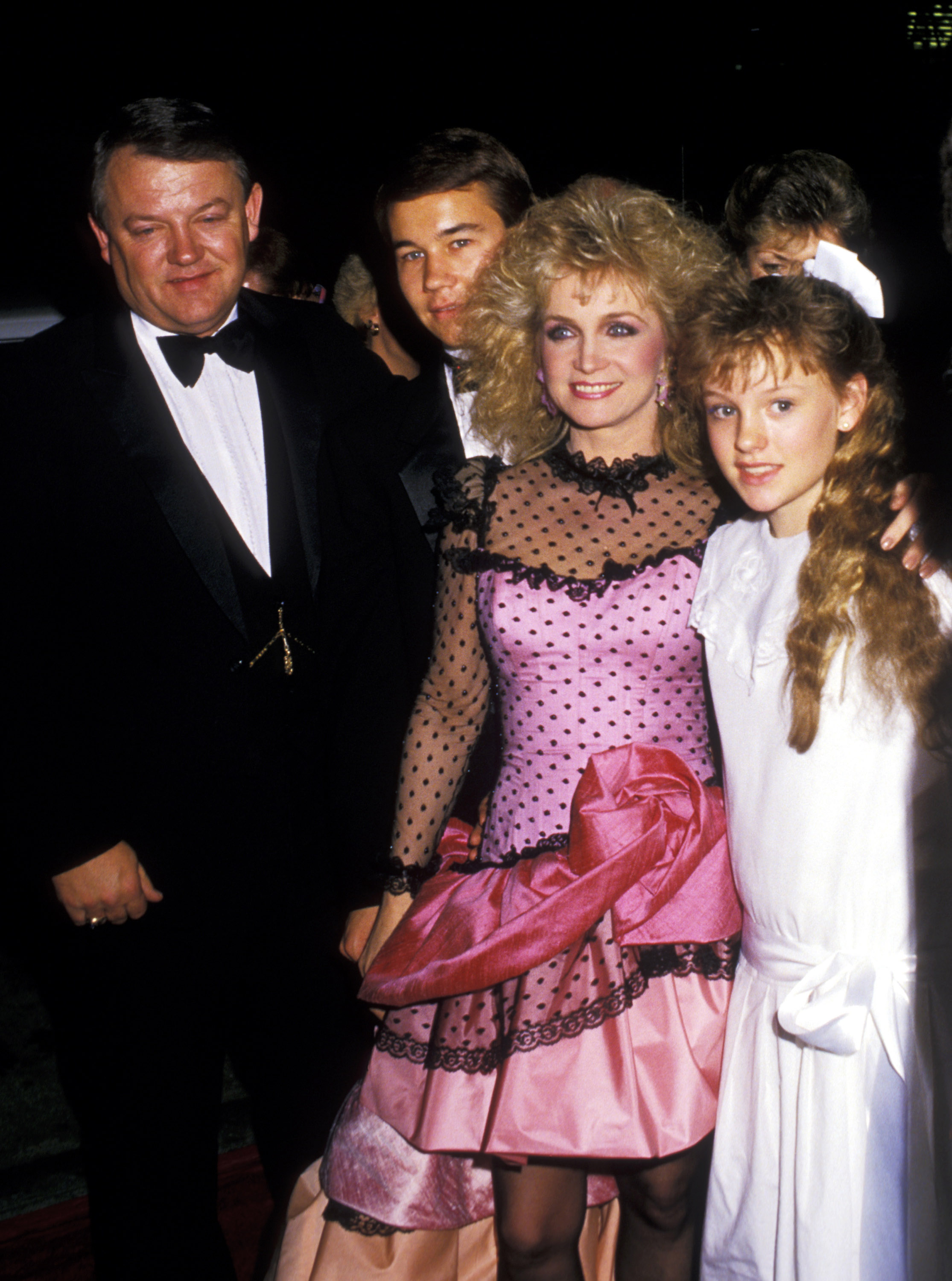 Ken Dudney, Matthew Dudney, Barbara Mandrell, and Jaime Nicole Dudney at the After Party For The 14th Annual People's Choice Awards, on March 13, 1988. | Source: Getty Images