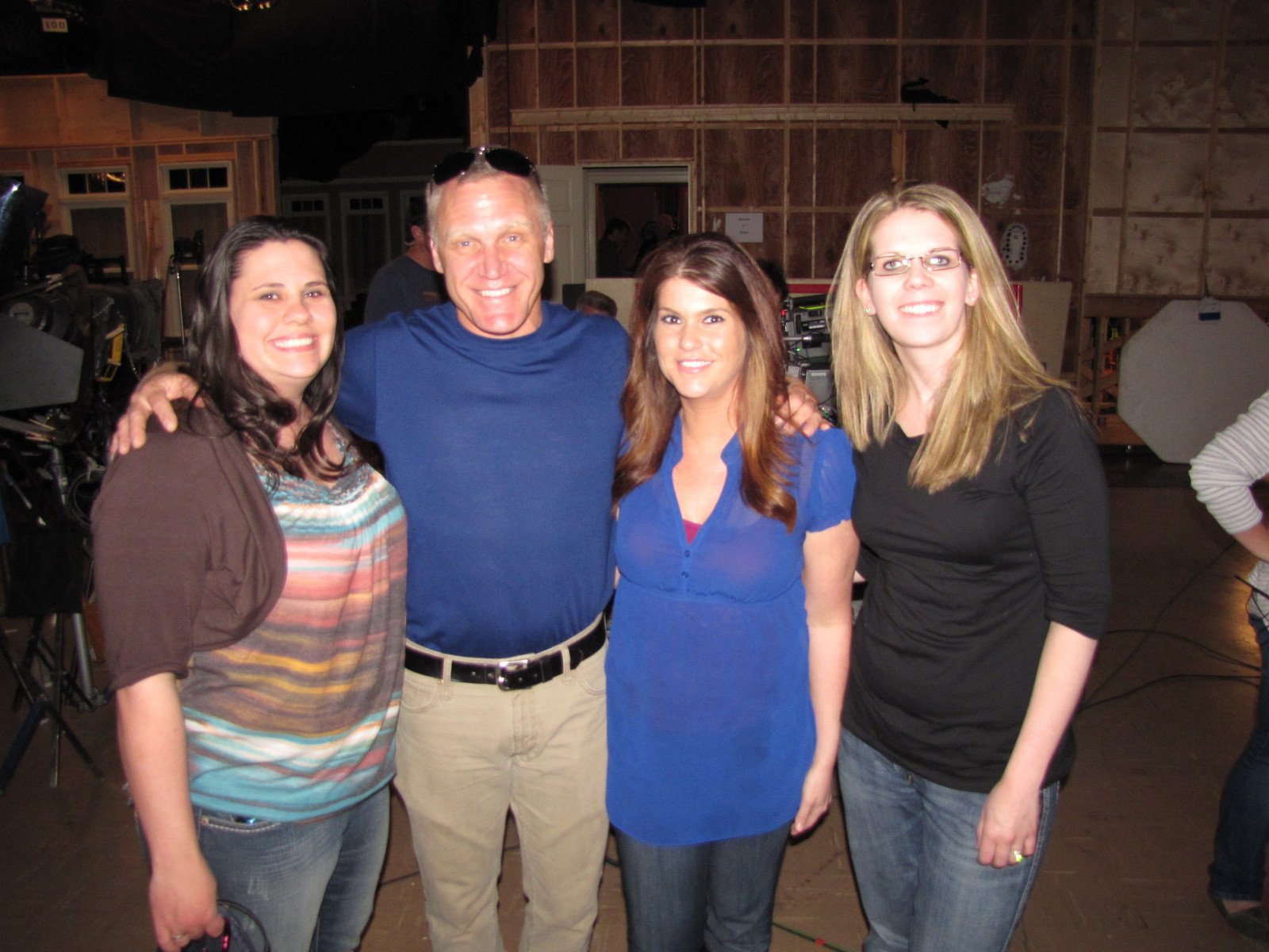  Andrea Curely, Samantha Koktan and Tammy Estes pose with Terry Serpico during a visit to "Army Wives" set in Charleston, S.C., on  February 24, 2012. | Photo: WikiMedia.