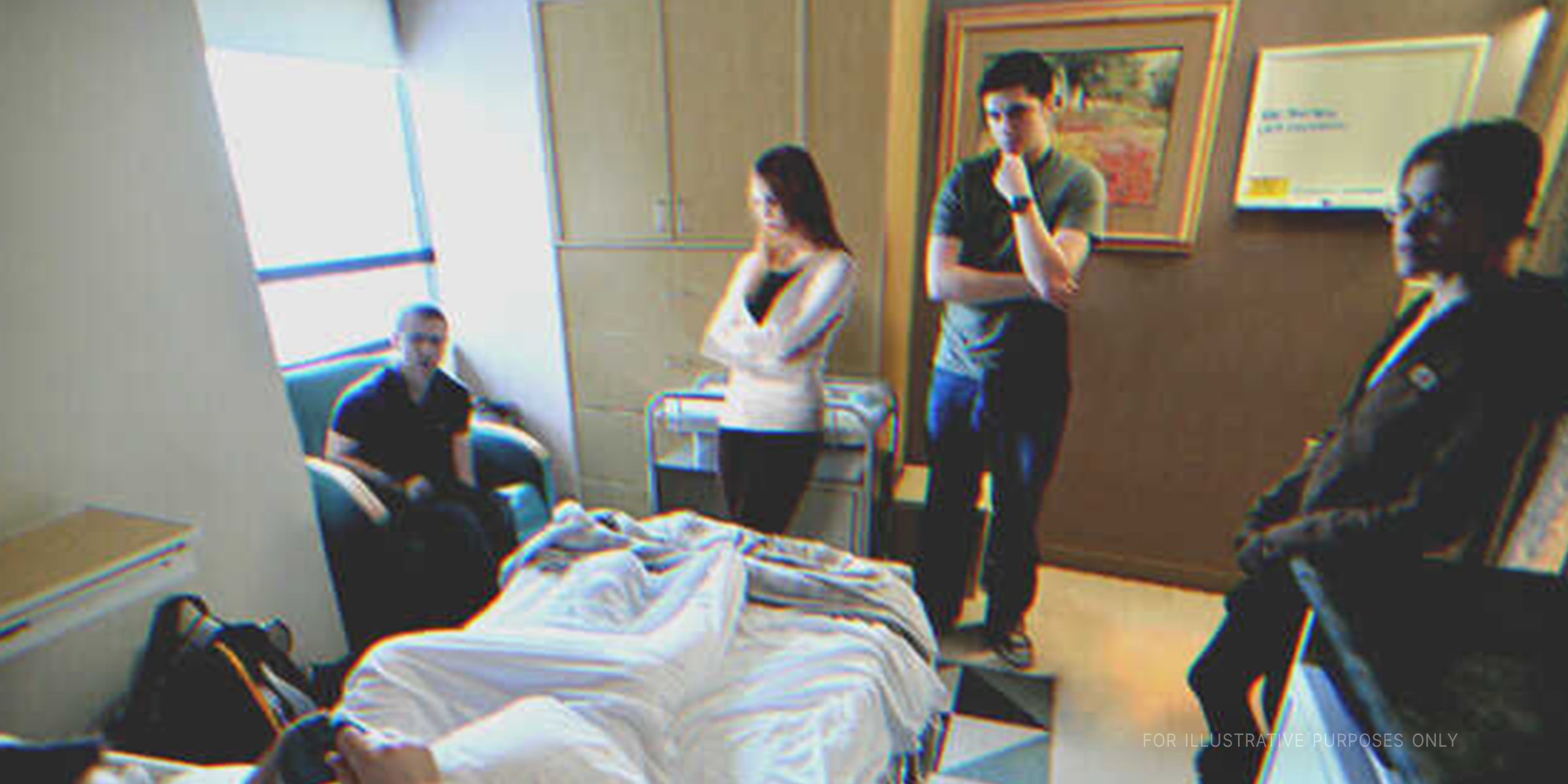Teenagers visiting a patient in a hospital | Source: Flickr / nateOne (CC BY 2.0) Shutterstock