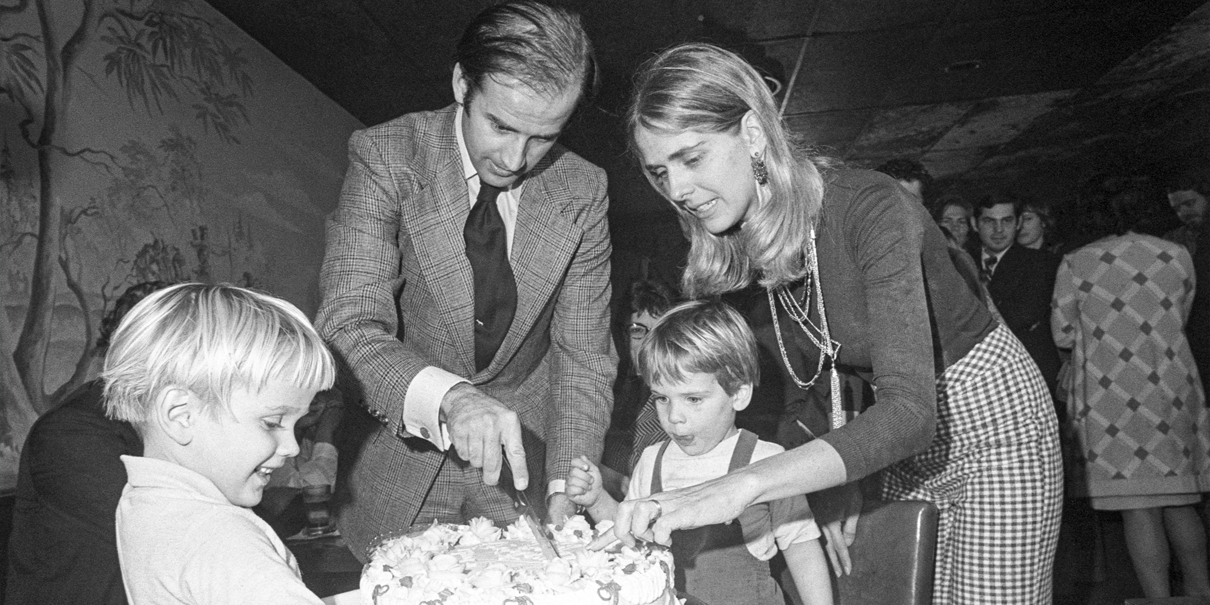 Joe Biden, Neilia Biden, Hunter Biden, and Beau Biden, 1972 | Source: Getty Images