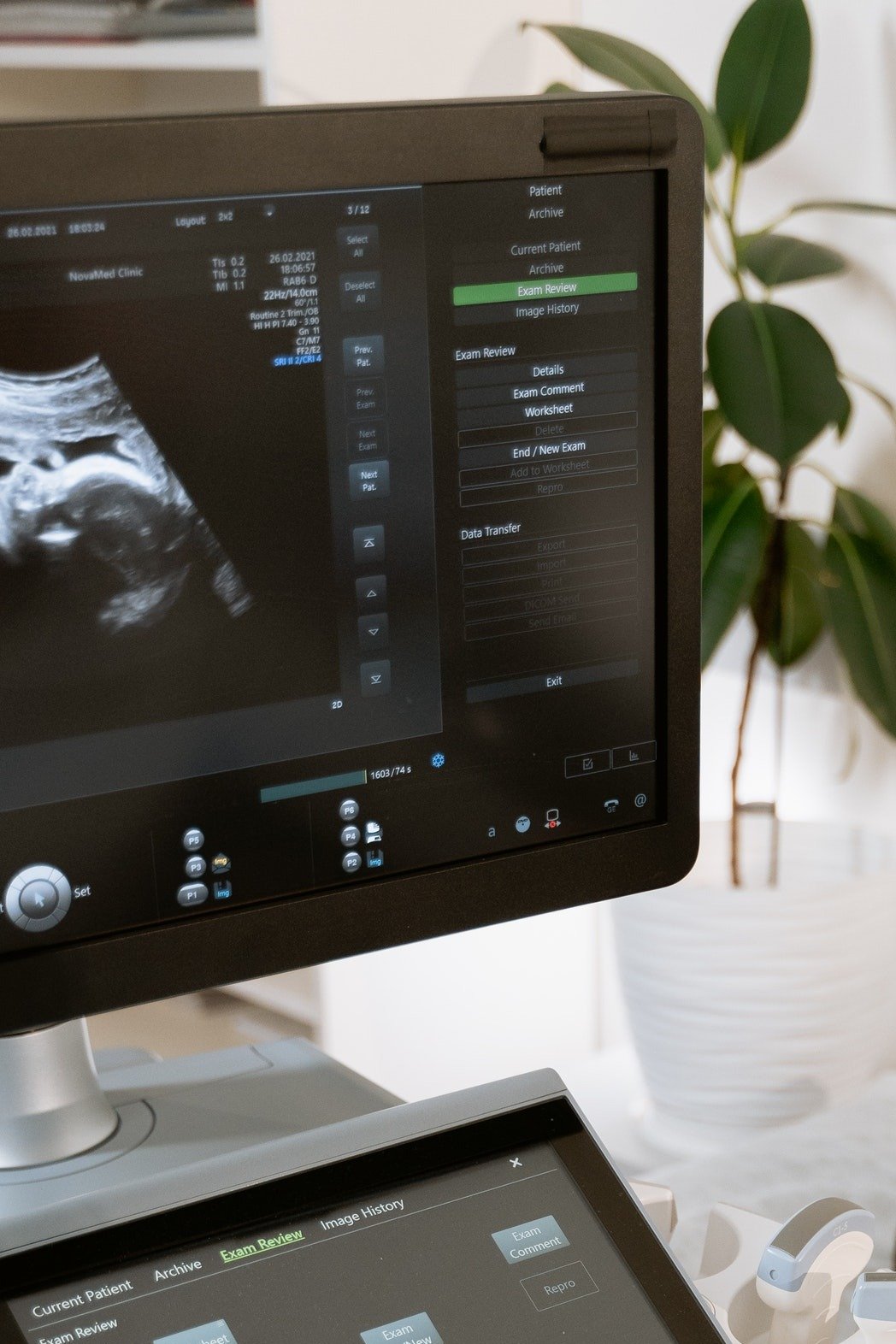 The ultrasound revealed something shocking. | Source: Pexels
