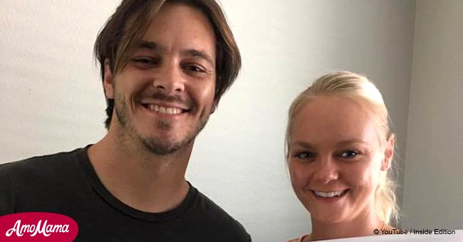 Die Frau trifft ihren Bruder zum ersten Mal. Dann erzählt er ihr etwas