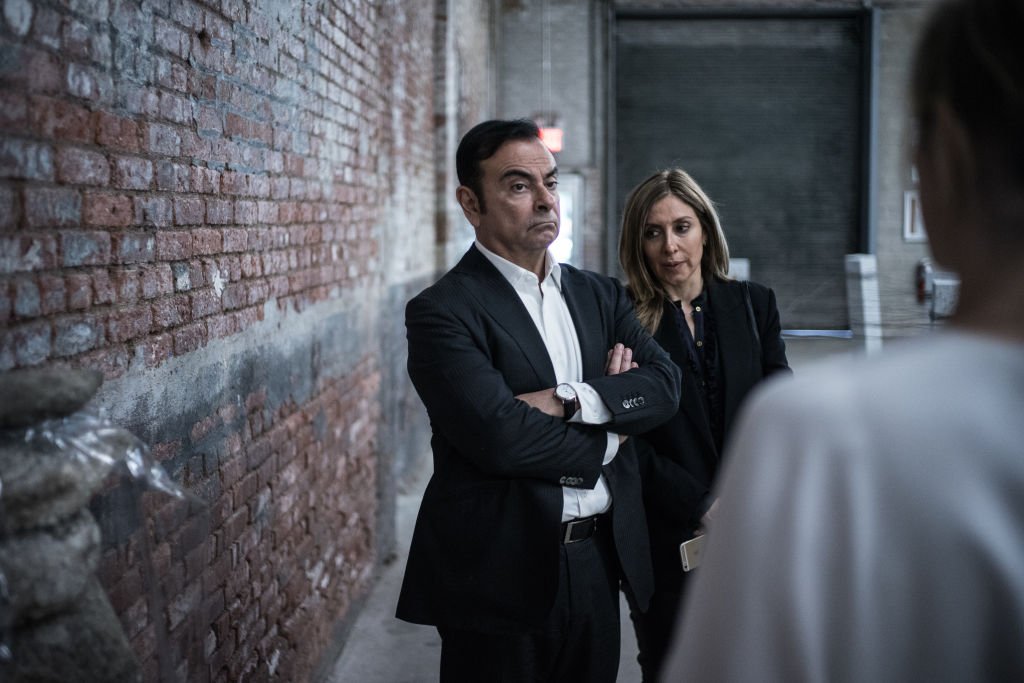 Carlos Ghosn y Carole Nahas viendo las obras de arte en la Fundación DIA Art, el sábado 6 de mayo de 2017, en Chelsea, Nueva York. | Foto: Getty Images