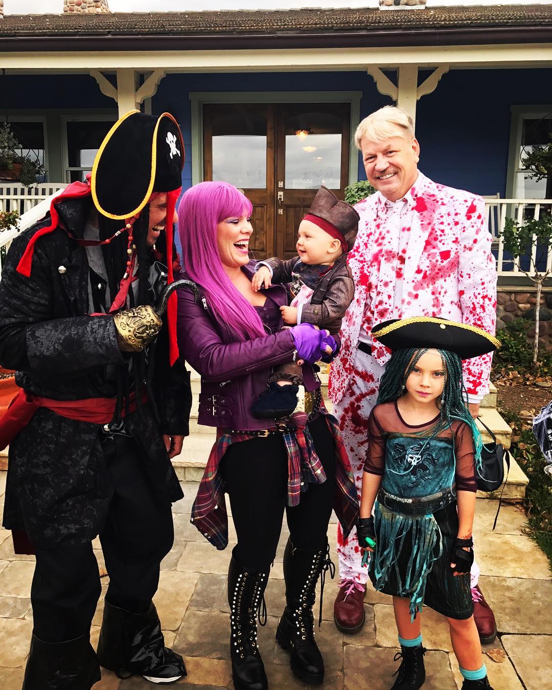 Pink and her family from a post dated November 1, 2017. | Source: Instagram/pink