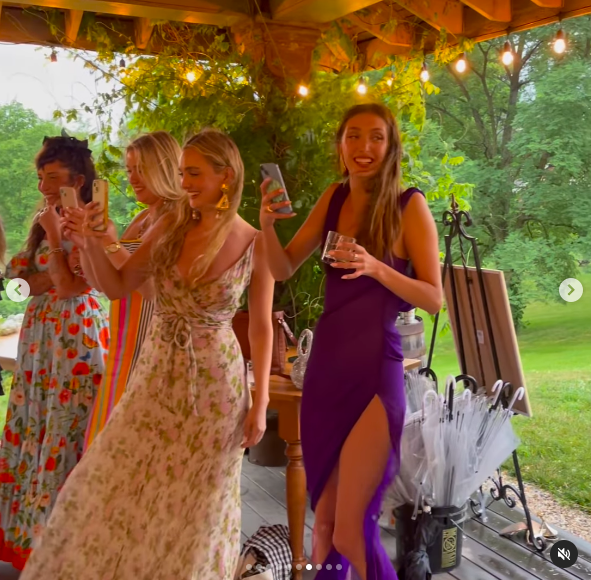 The wedding guests having a great time at Eva Amurri's wedding, posted on July 2, 2024 | Source: Instagram/writerdirector