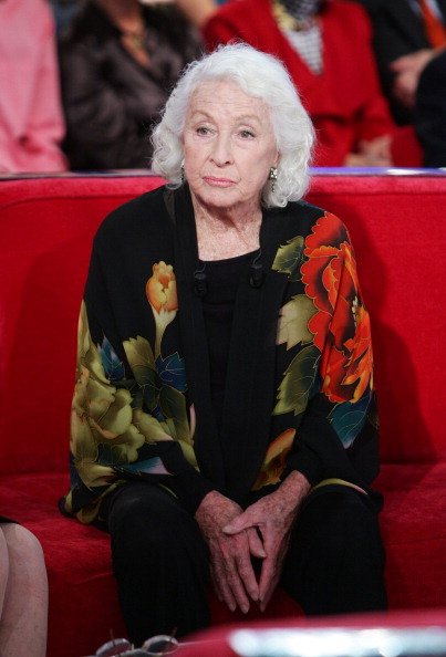 Danielle Darrieux à l'émission "Vivement Dimanche". |Photo : Getty Images. Danielle Darrieux à l'émission "Vivement Dimanche". |Photo : Getty Images.