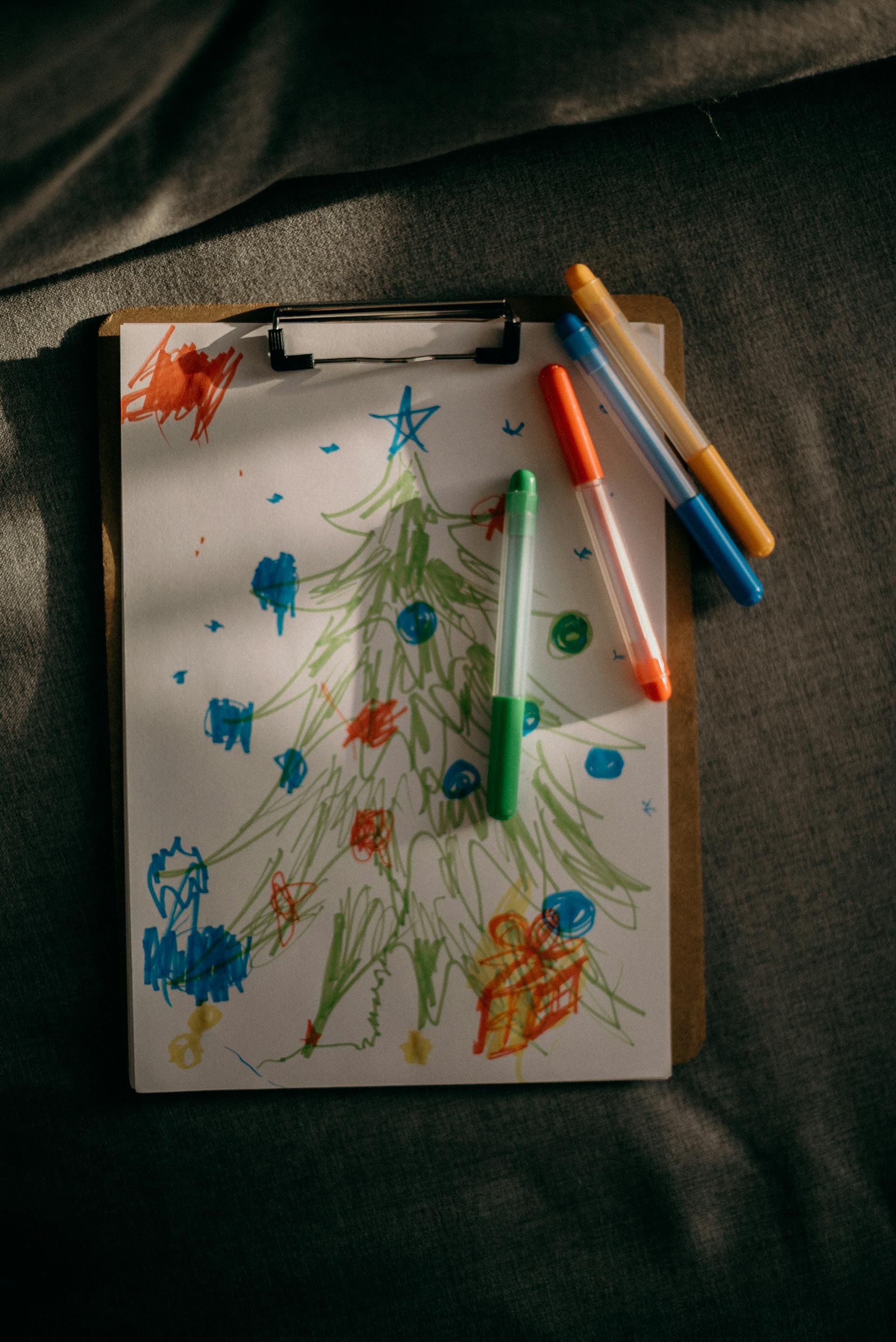 A drawing of a Christmas tree | Source: Pexels