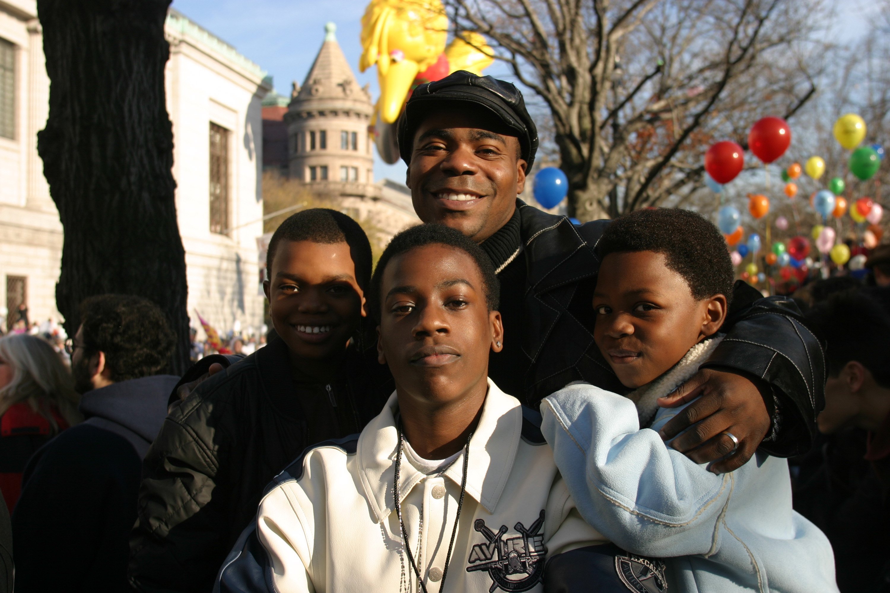 Tracy Morgan and his sons Malcolm, Tracy Jr., and Gitrid attend the 2003 Macy's Thanksgiving Day Parade on November 27, 2003. | Source: Getty Images