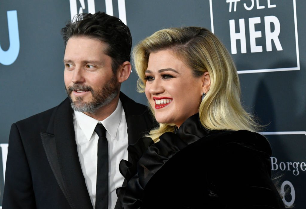 Brandon Blackstock und Kelly Clarkson bei den 25. Annual Critics' Choice Awards 2020 in Santa Monica, Kalifornien. | Quelle: Getty Images