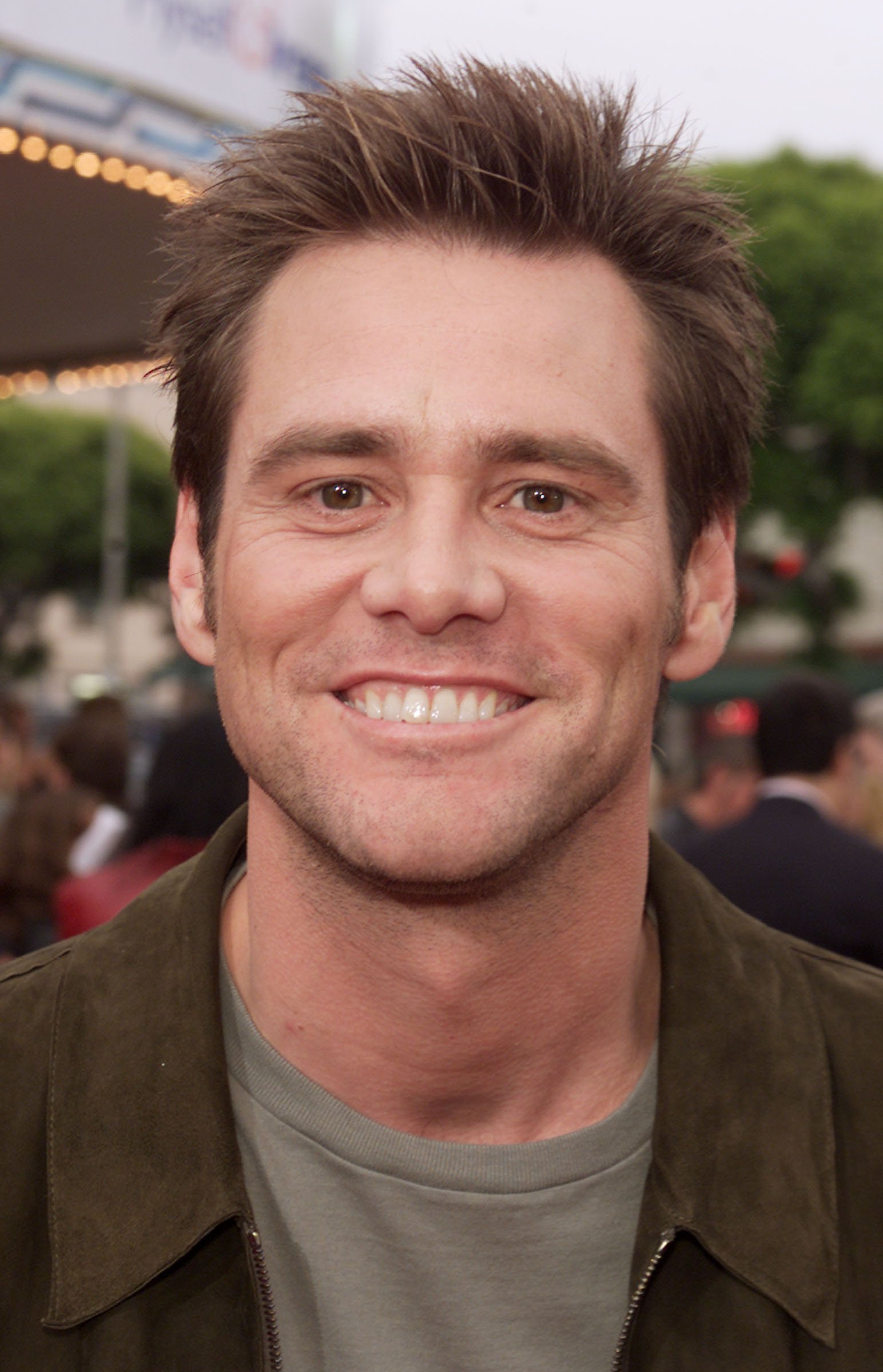 Jim Carrey lors de la première de "Me, Myself & Irene" au Village Theater à Westwood, Ca. le 15 juin 2000. | Photo : Getty Images Jim Carrey lors de la première de "Me, Myself & Irene" au Village Theater à Westwood, Ca. le 15 juin 2000. | Photo : Getty Images