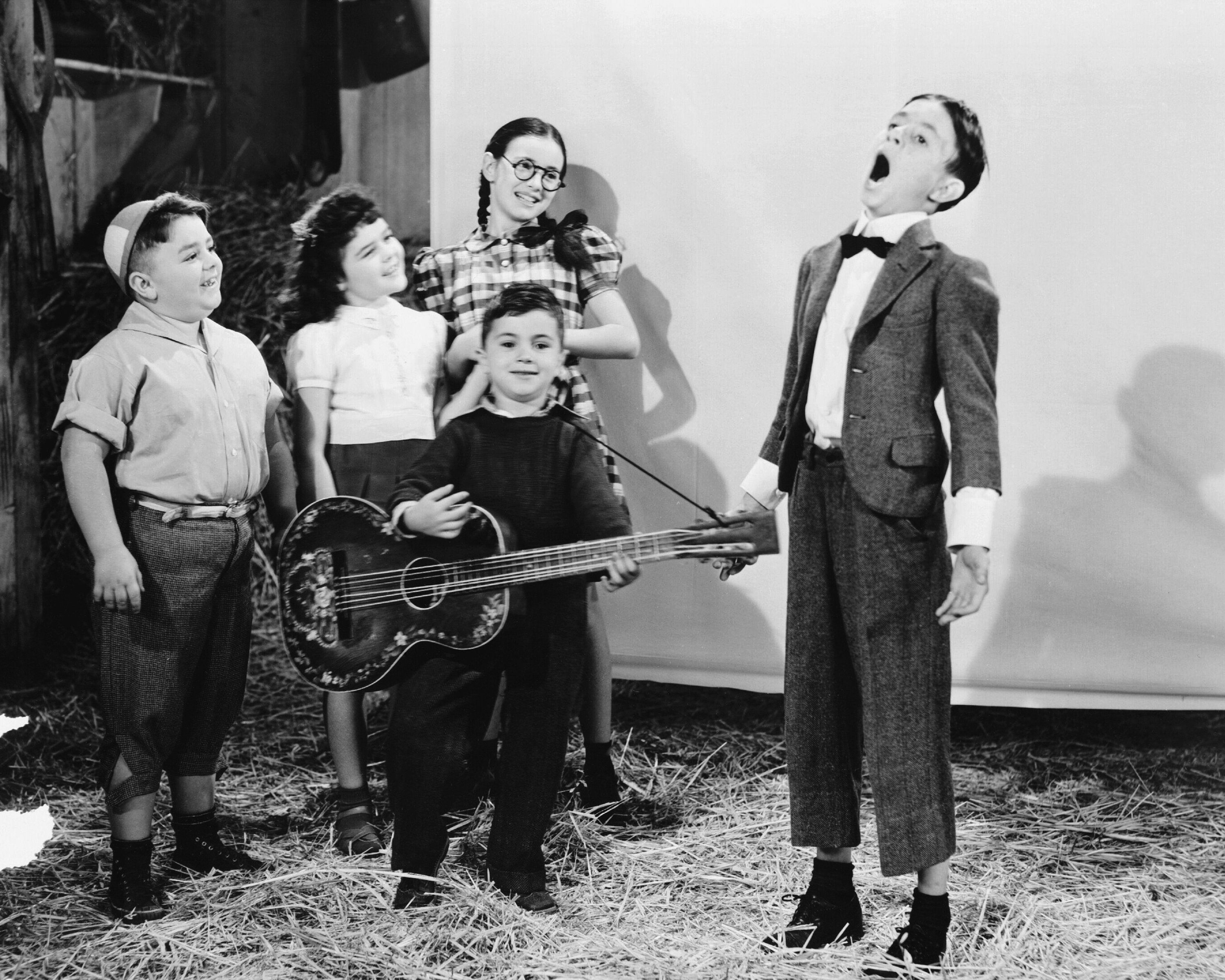 The cast of Our Gang/The Little Rascals singing, circa 1930. | Source: Getty Images