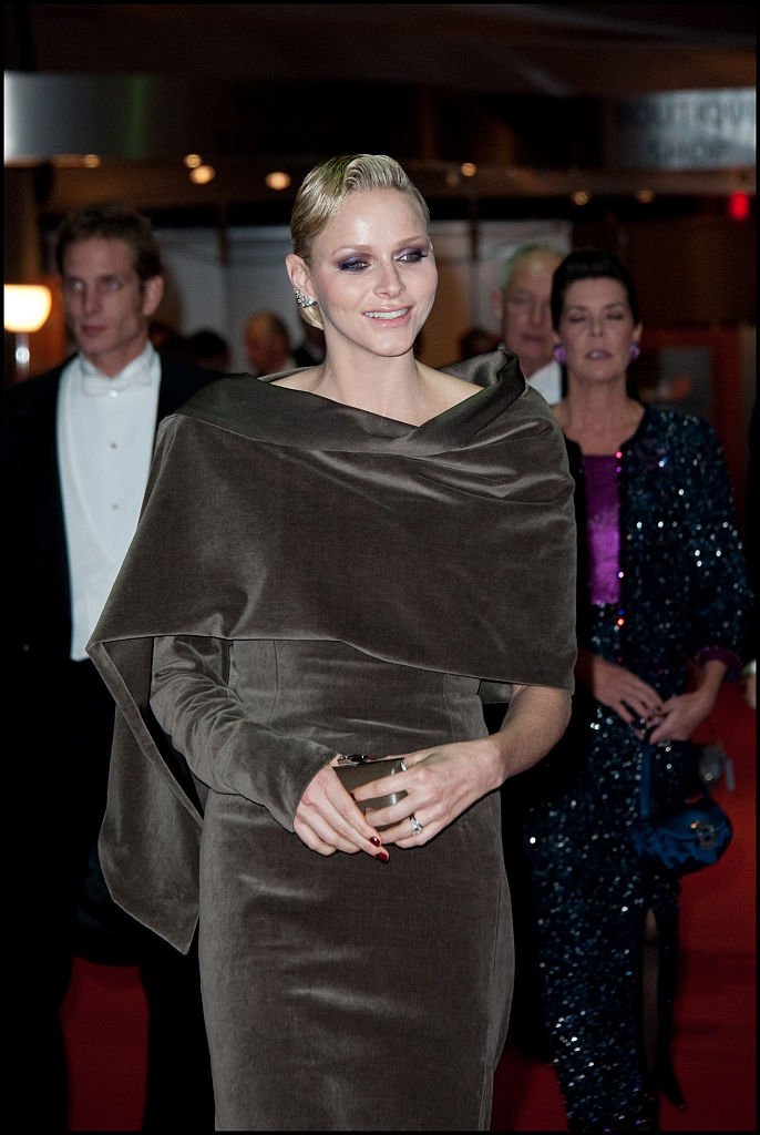 La Princesse Charlène de Monaco arrive au concert de gala de la fête nationale de Monaco au forum Grimaldi, à Monaco. | Photo : Getty Images