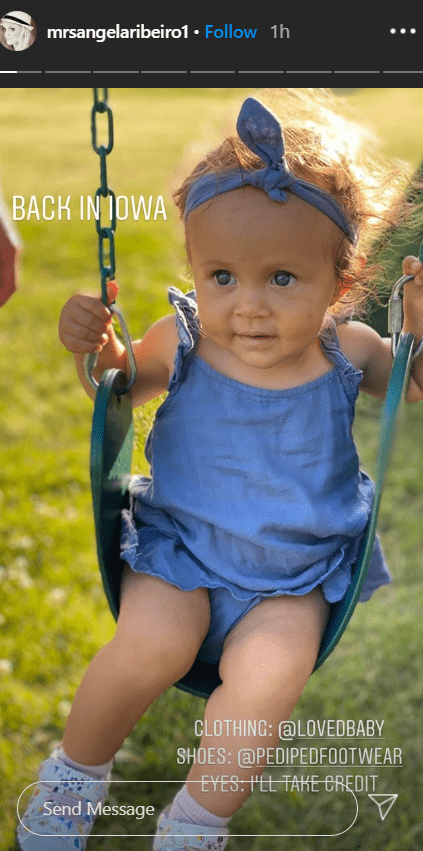 A photo of Ava Sue on a farm in Iowa. | Photo: Instagram/mrsangelaribeiro1