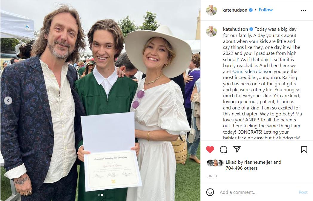 A screenshot of Chris Robinson with his son Ryder and ex-wife Kate Hudson on Ryder's graduation day.  / Source: Instagram/@katehudson