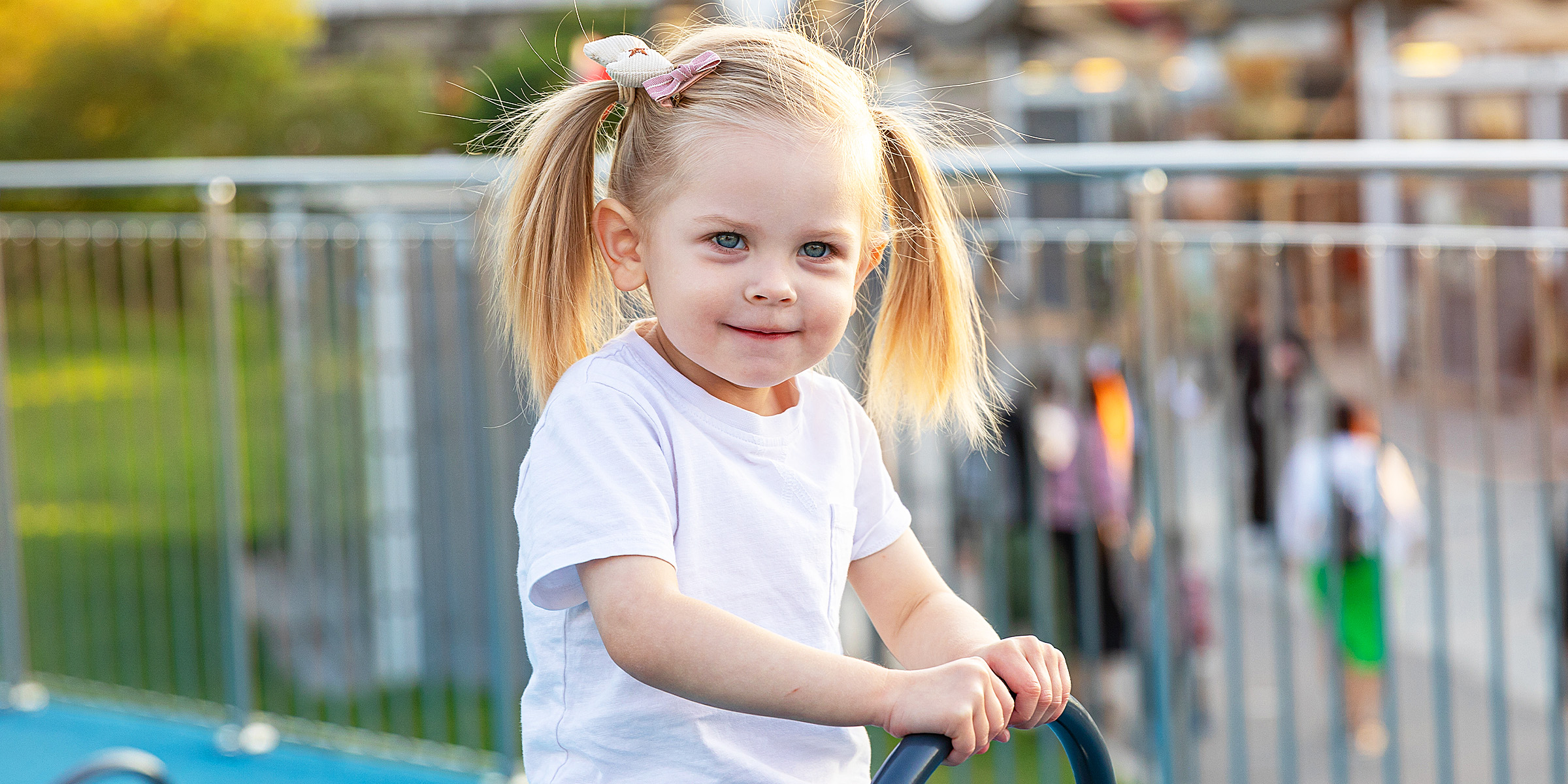 A little girl on a see-saw | Source: Shutterstock