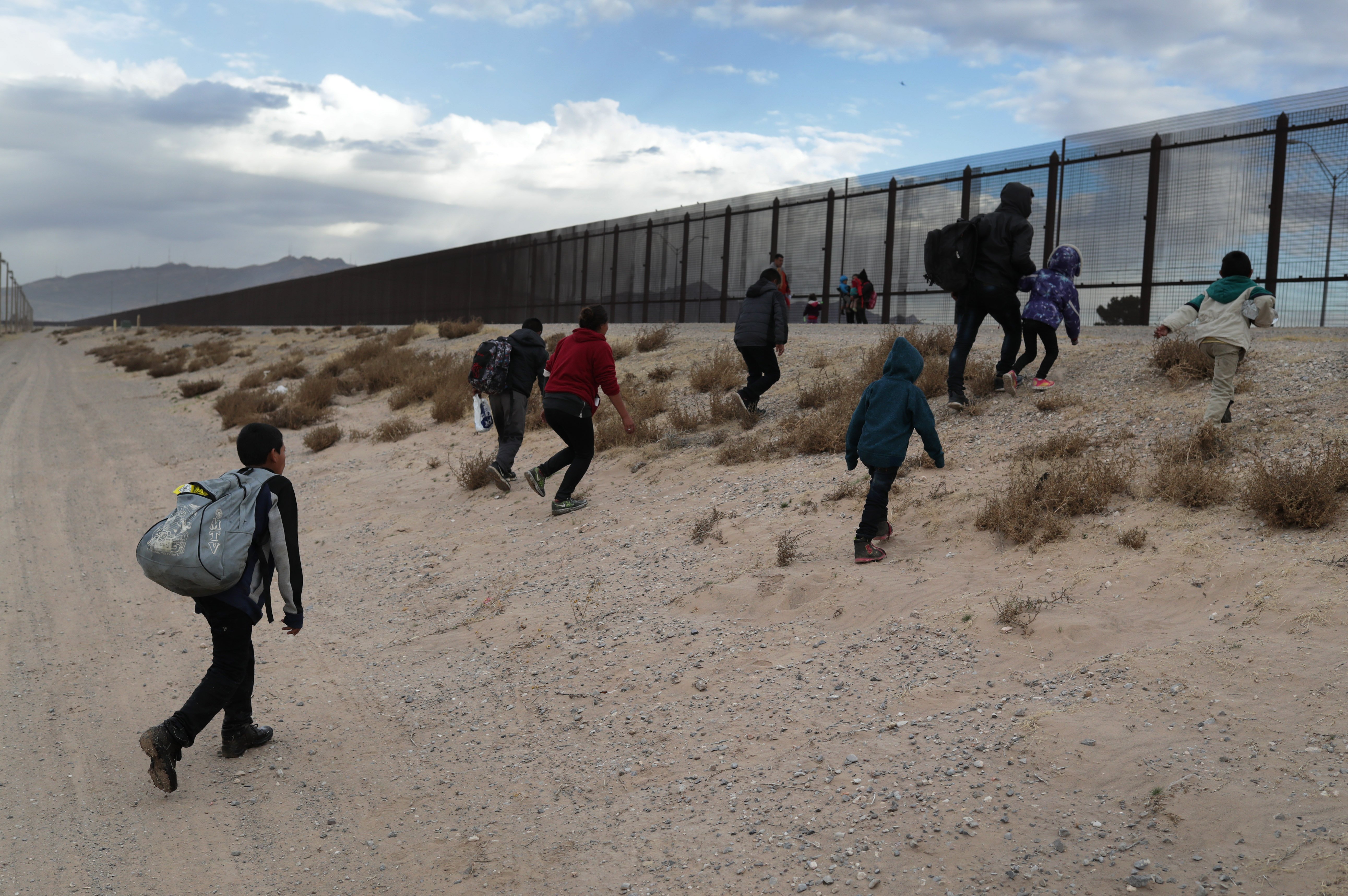 Central American immigrants at the U.S.-Mexico Border | Photo: Getty Images