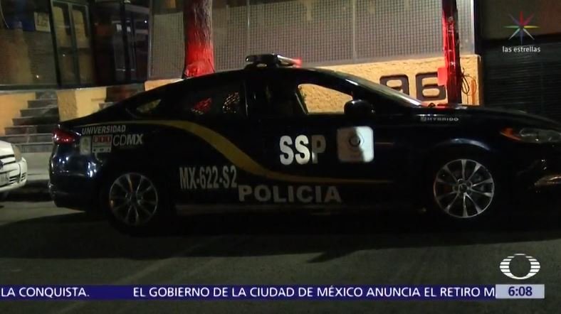 Coche de la policía. Fuente: Captura Noticiero Televisa Coche de la policía. Fuente: Captura Noticiero Televisa