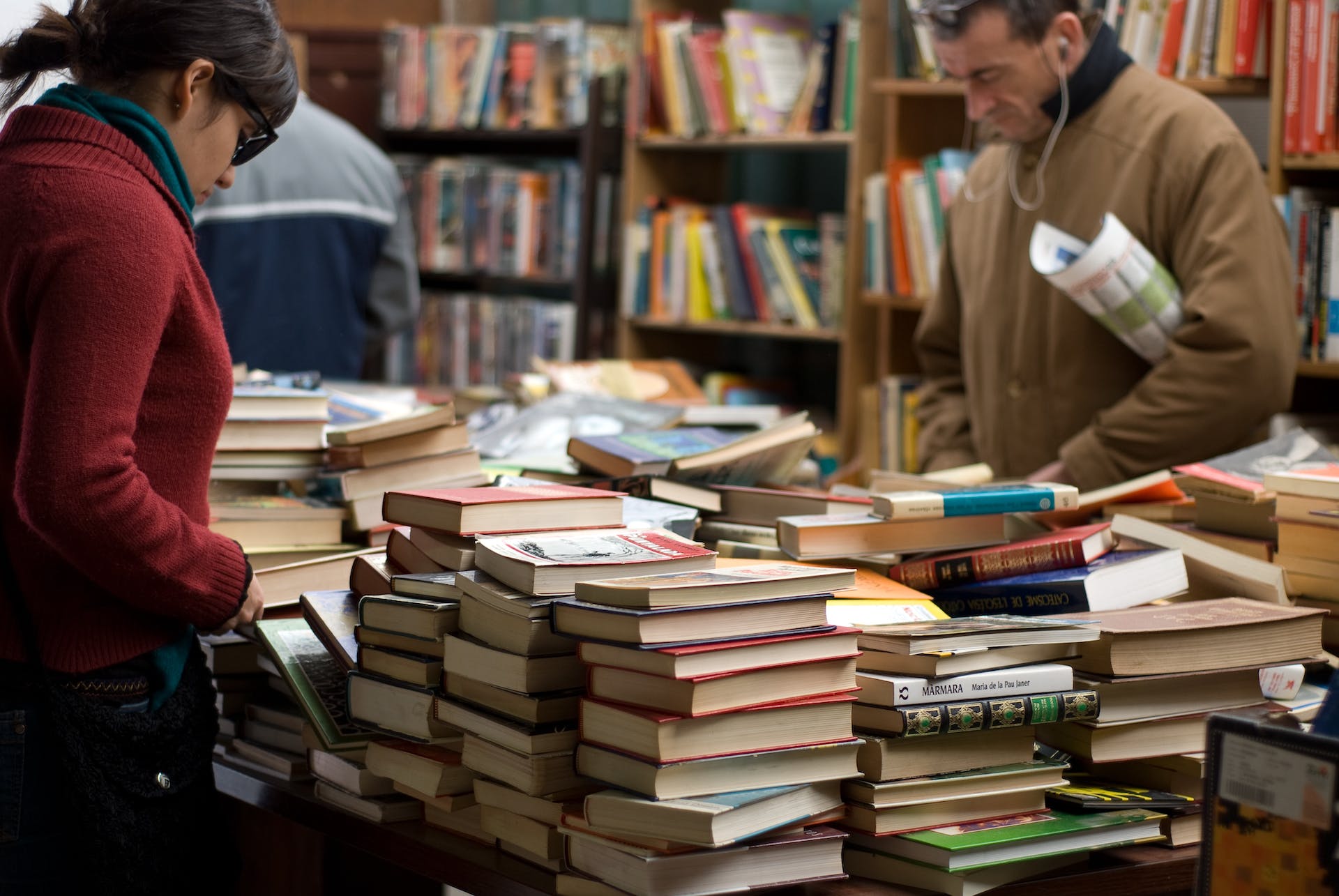 People in a bookstore | Source: Pexels