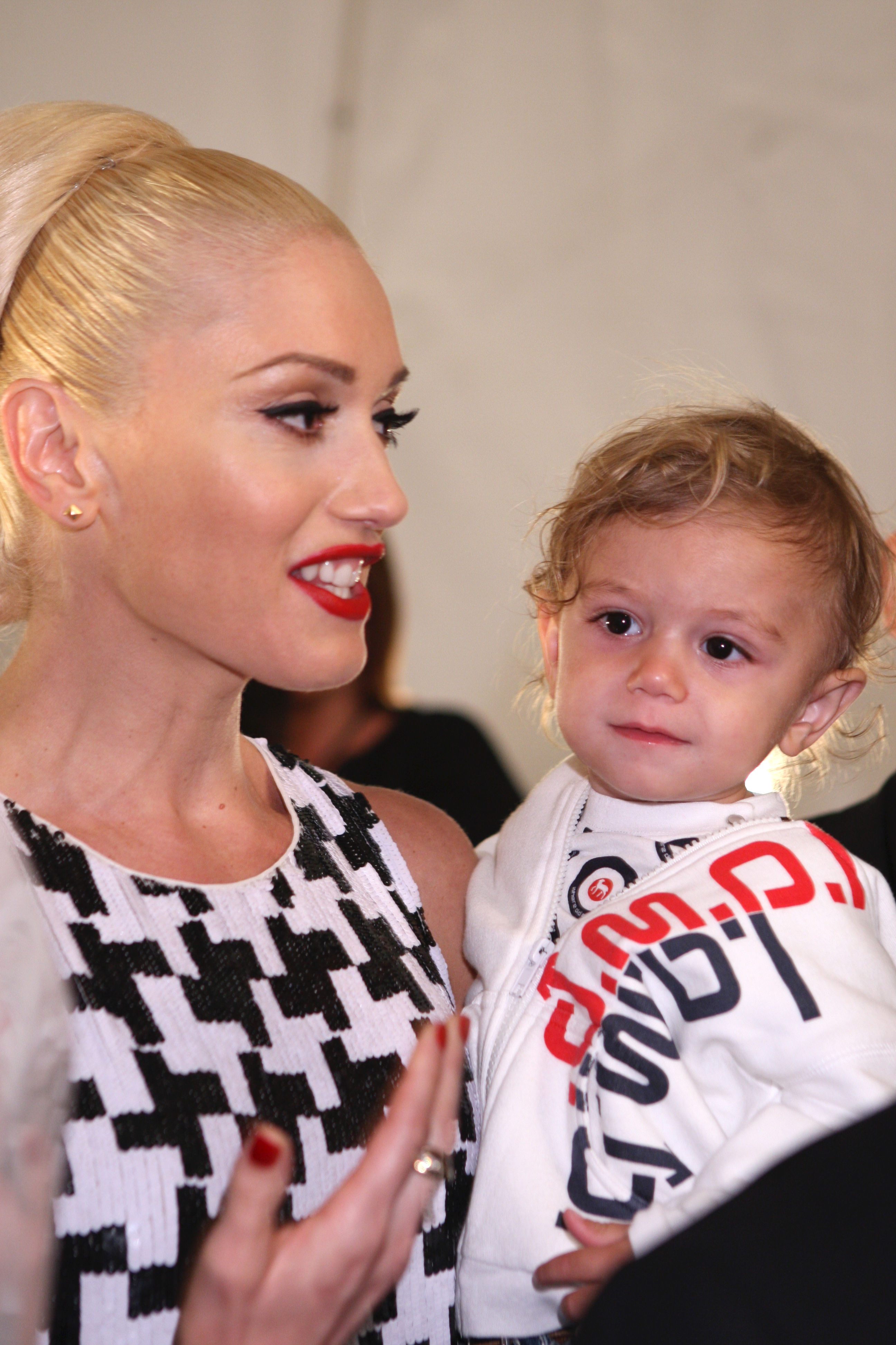 Gwen Stefani with her son, Kingston Rossdale backstage at L.A.M.B Spring 2008 during Mercedes-Benz Fashion Week on September 5, 2007 in New York City | Source: Getty Images