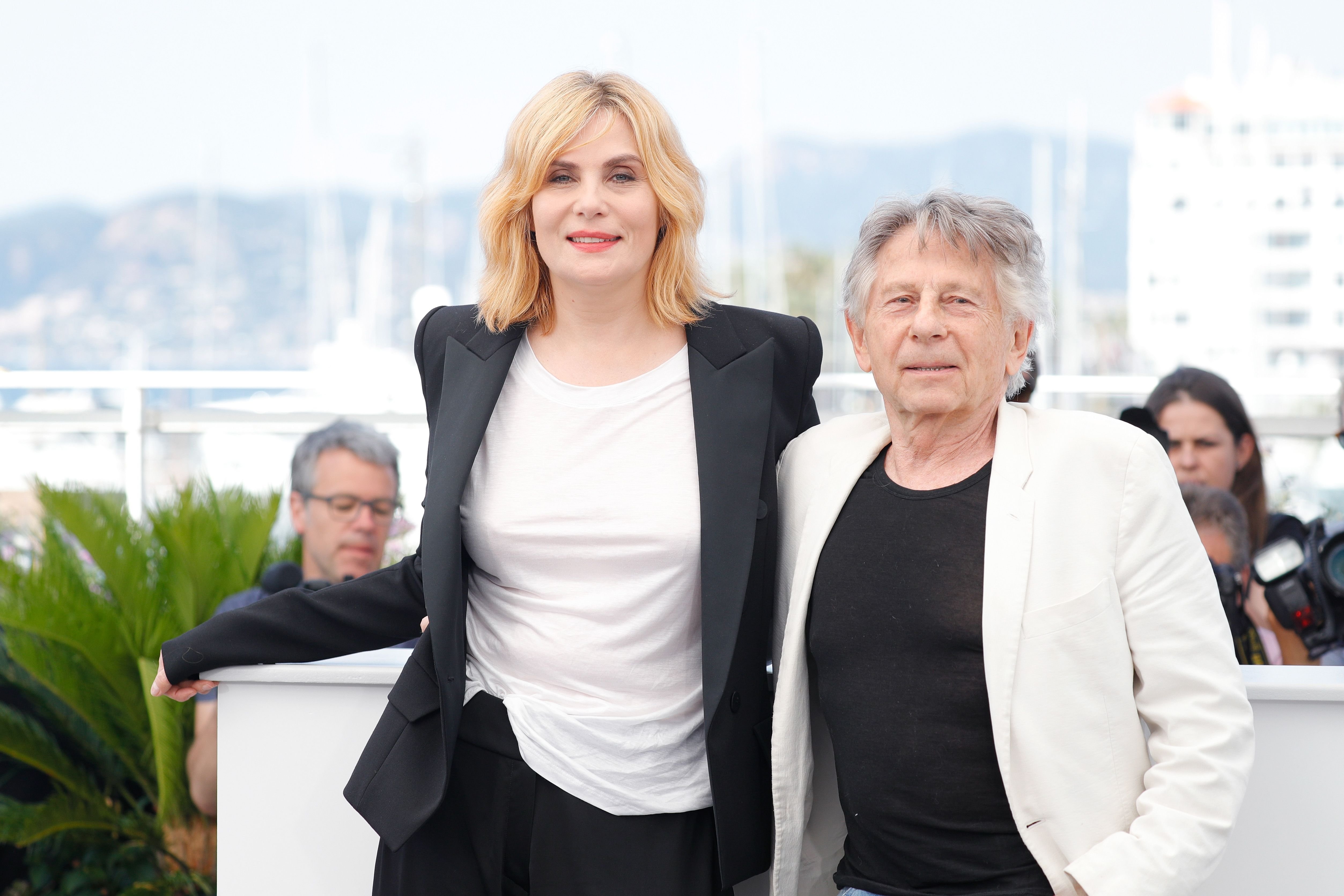 Le réalisateur Roman Polanski et l'actrice Emmanuelle Seigner assistent au photocall "Basé sur une histoire vraie" lors de la 70e édition du Festival de Cannes au Palais des Festivals le 27 mai 2017 à Cannes, France. | Photo : Getty Images