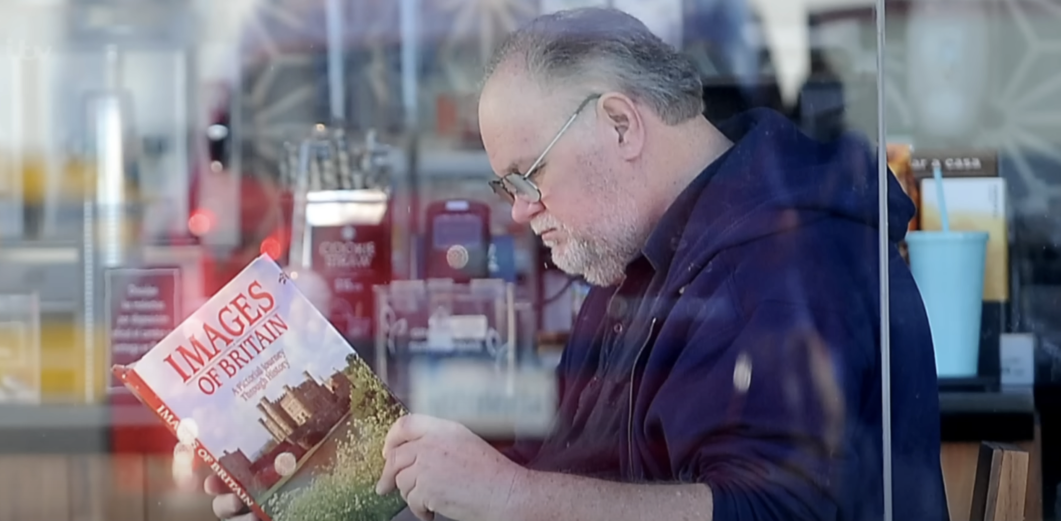 Thomas Markle during an outing. | Source: YouTube/GoodMorningBritain