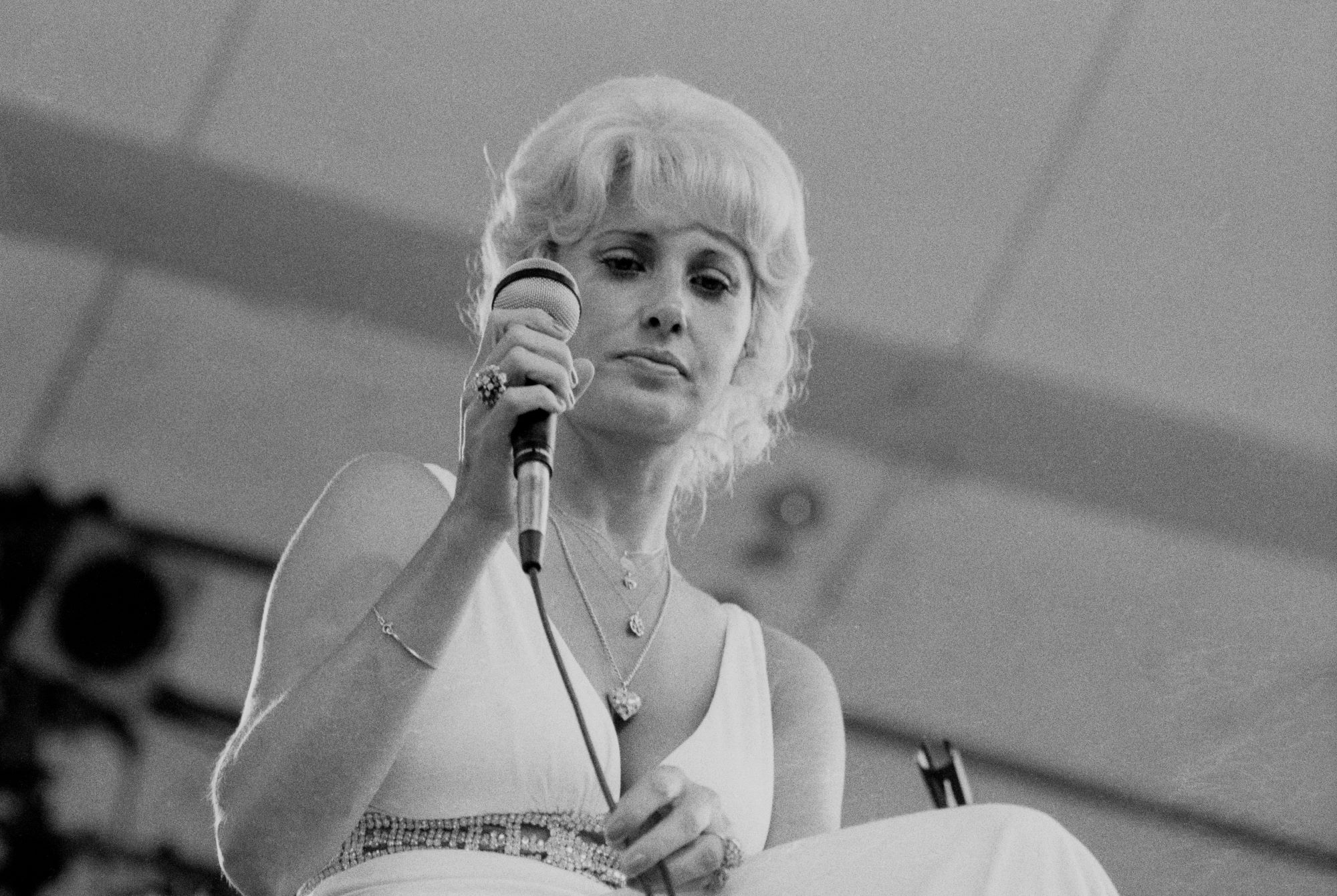 Tammy Wynette performing in New York in 1960. | Source: Getty Images