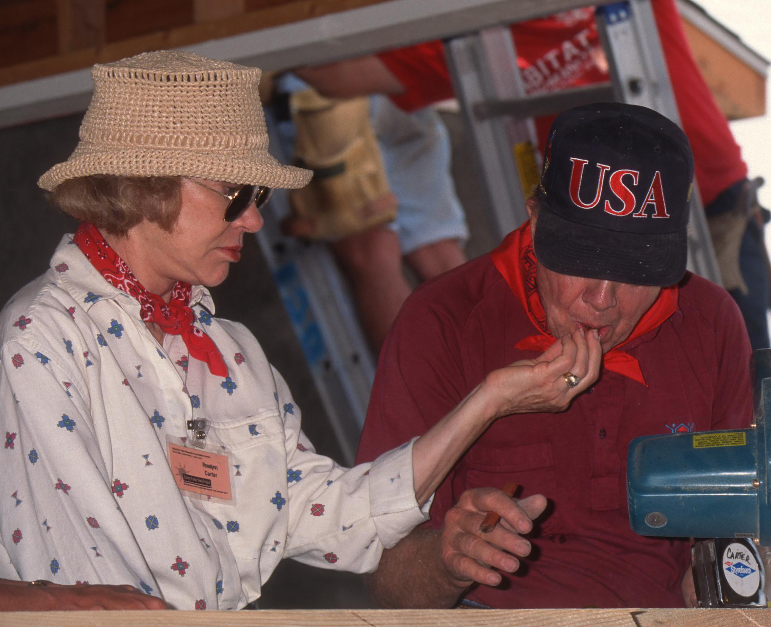 Jimmy Carter and Rosalynn Carter at the Habitat For Humanity Benefit in Los Angeles, California in 1995 | Source: Getty Images