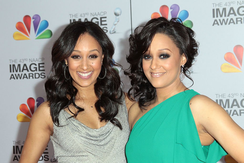 Tamera and Tia Mowry attends the 2012 NAACP Image Awards in Los Angeles, California. | Photo: Getty Images