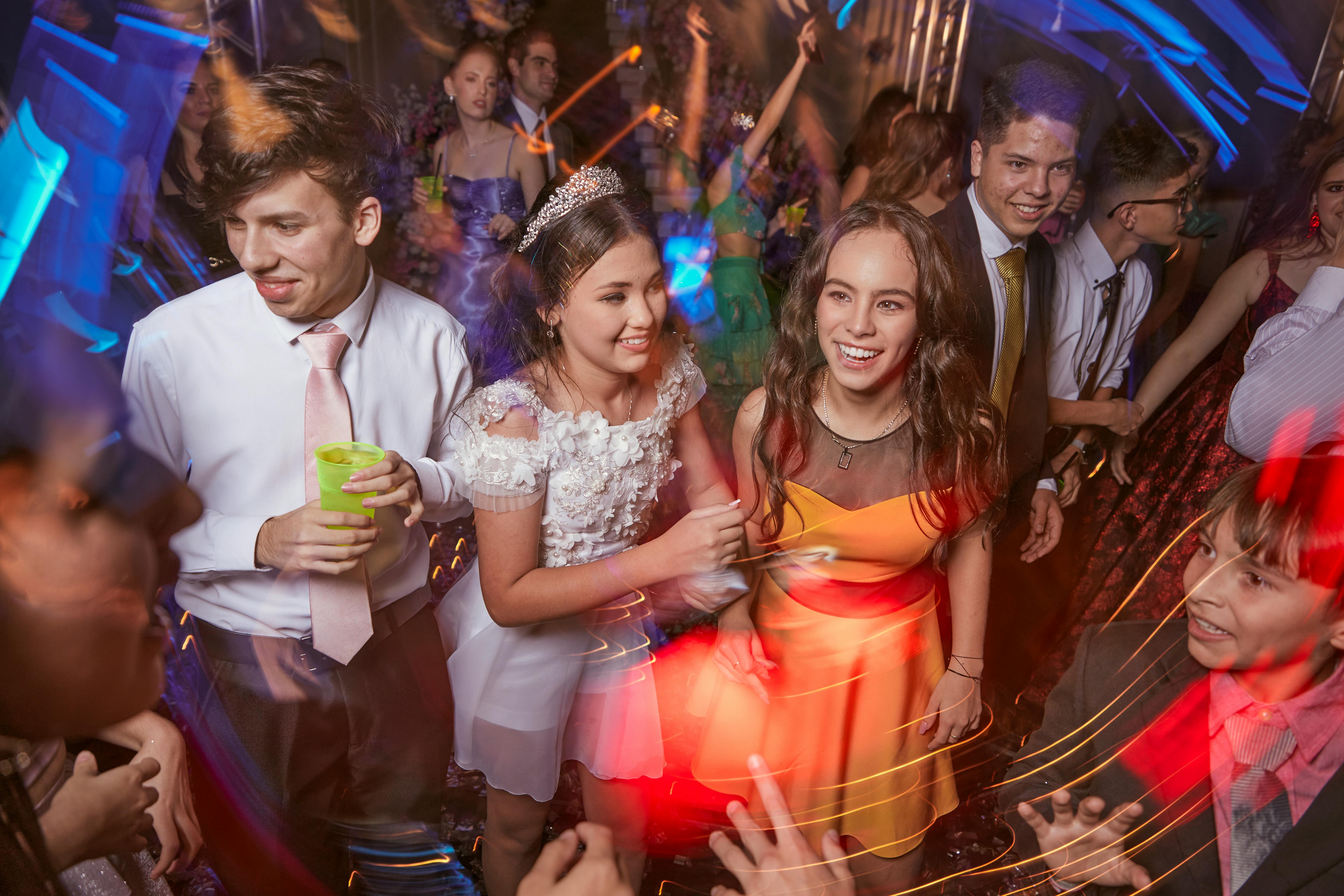 Teenagers during senior prom night | Source: Pexels