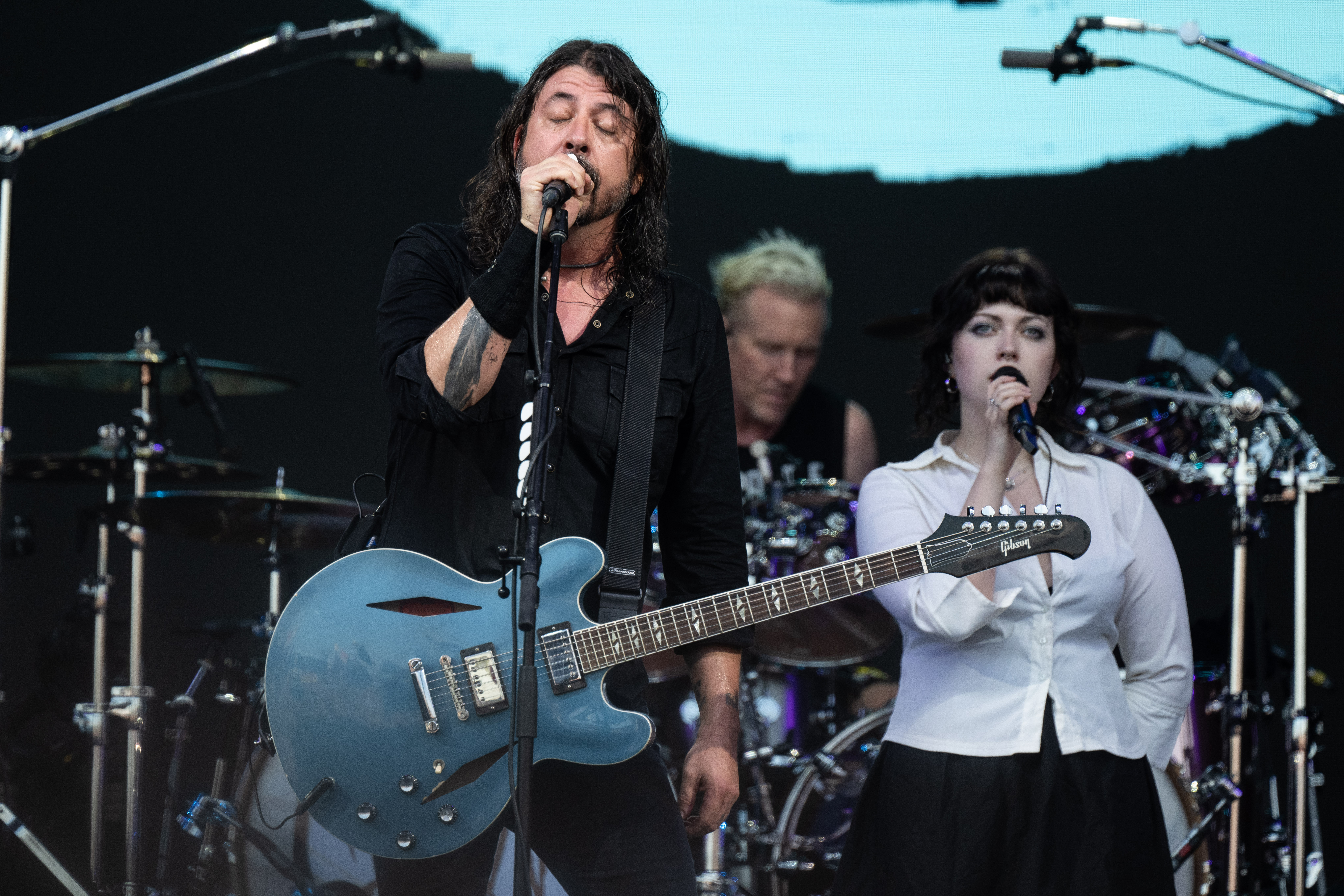 Dave Grohl performs with his daughter Violet Grohl on The Pyramid Stage at Day 3 of Glastonbury Festival 2023 on June 23, 2023, in Glastonbury, England. | Source: Getty Images