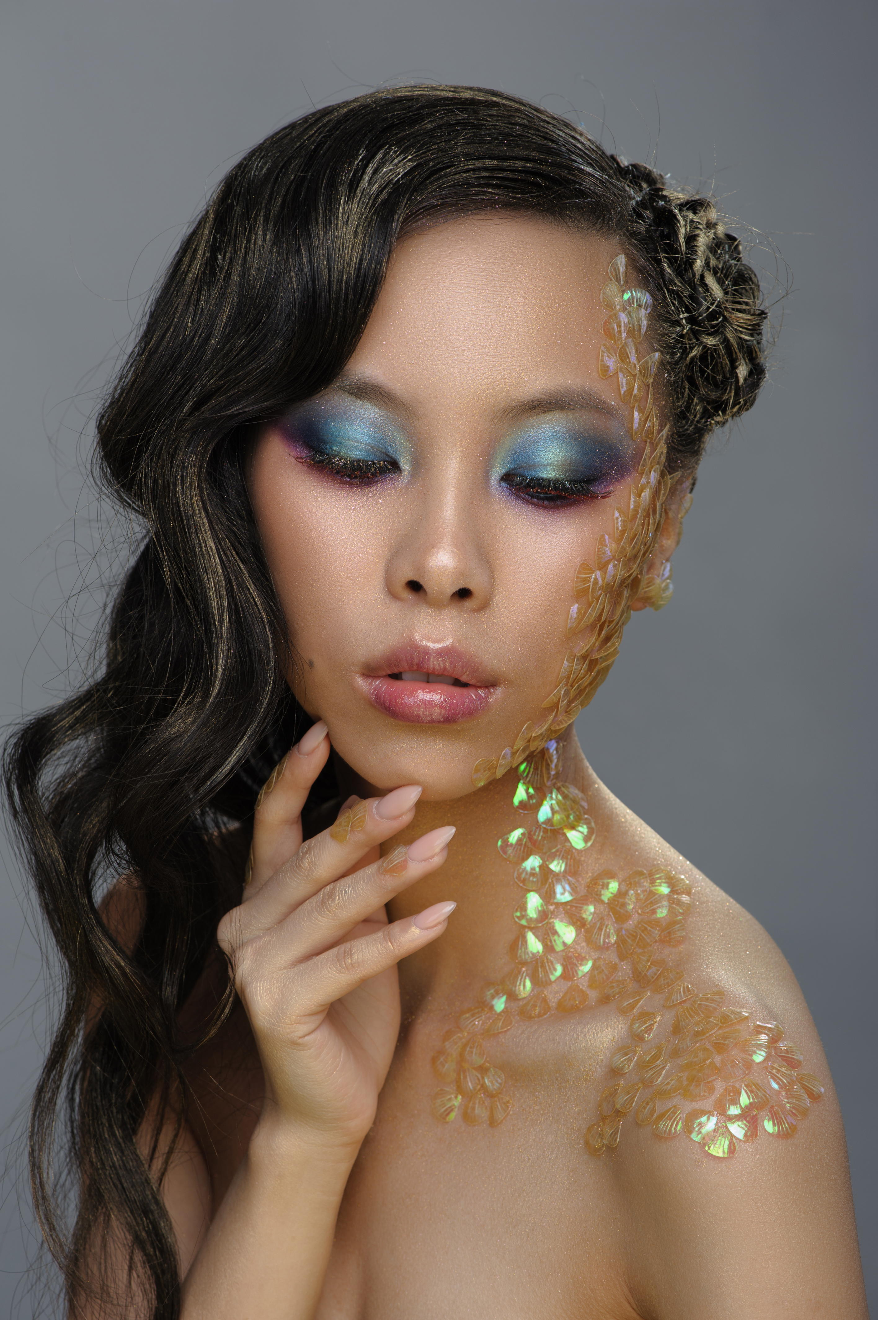 Dark Mermaid-inspired makeup. | Source: Shutterstock