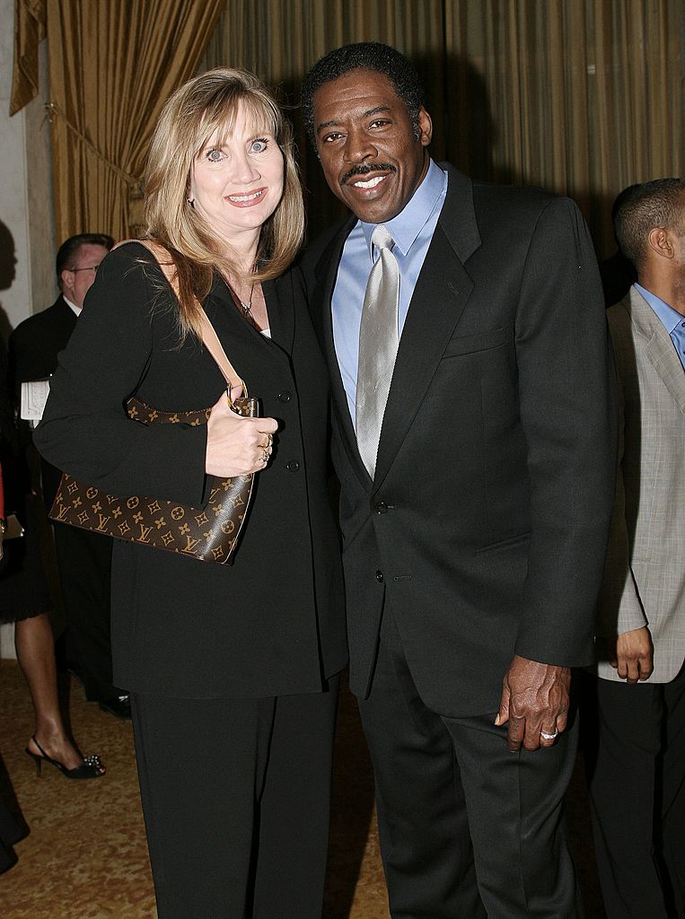 Ernie Hudson and Linda attend the Los Angeles Dream Dinner at the Regeant Beverly Wilshire Hotel on February 28, 2006. | Photo: Getty Images 