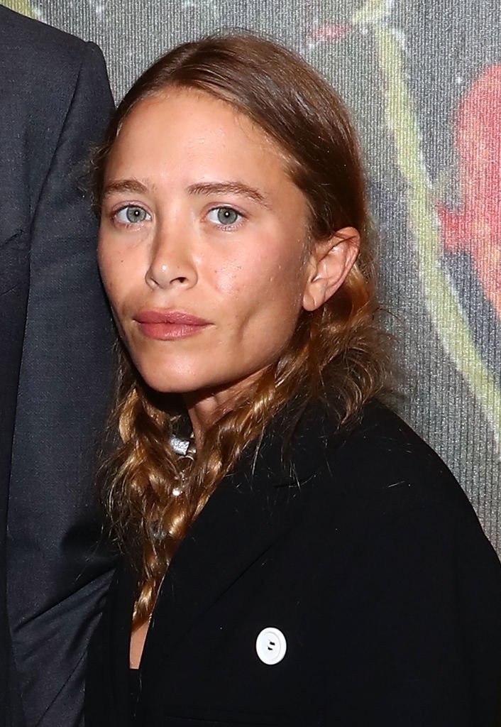 Mary-Kate Olsen attends 2017 Take Home A Nude Art party and auction at Sotheby's on October 11, 2017, in New York City. | Source: Getty Images.