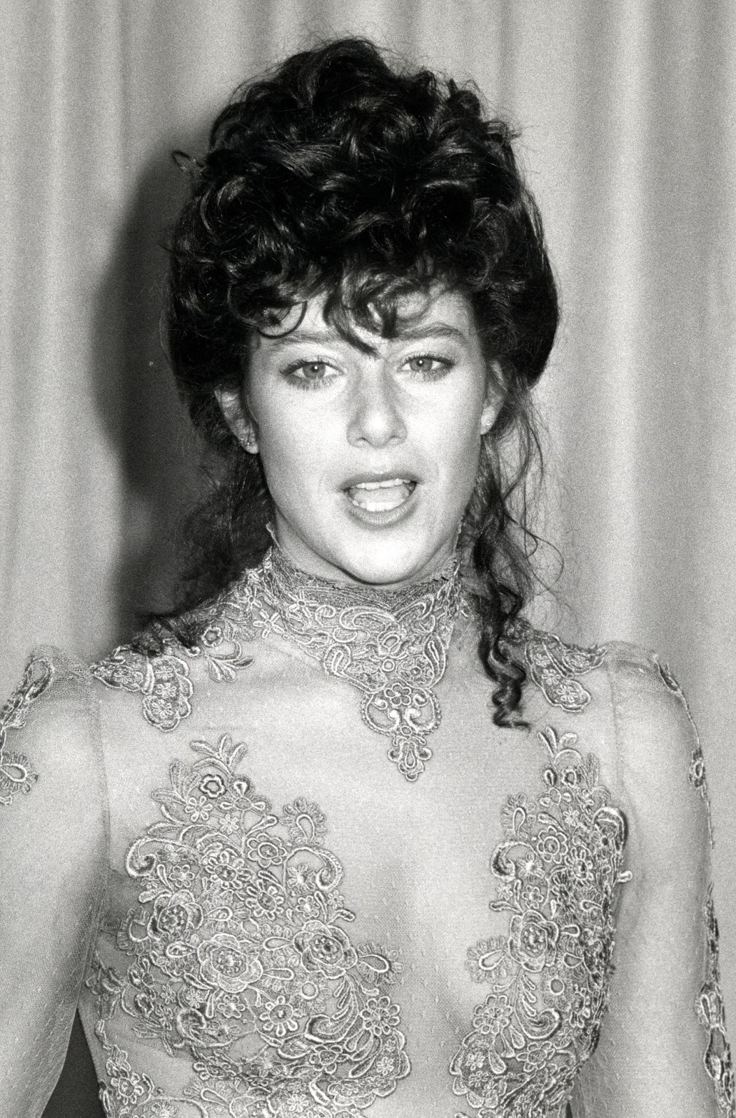 The '70s star backstage during the 54th Academy Awards on March 29, 1982, in Los Angeles, California. | Source: Getty Images