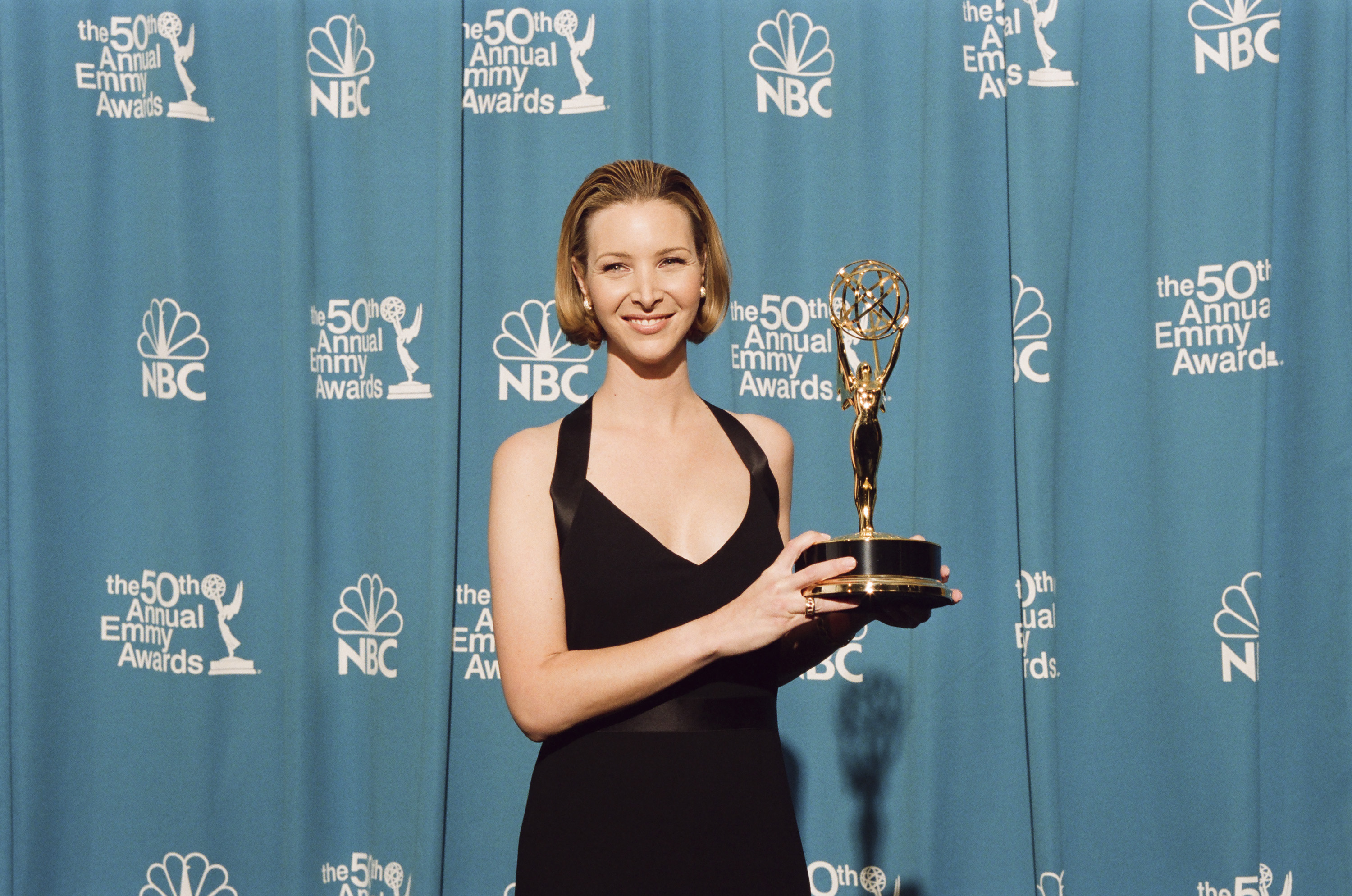 Emmy winner Lisa Kudrow during the 50th Annual Primetime Emmy Awards in Los Angeles, California on September 13, 1998 | Source: Getty Images