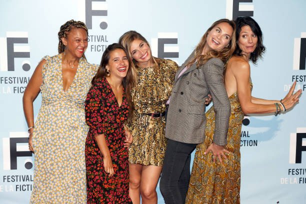 Mélanie Maudran est avec ses amies en toute complicité | Sources : Getty Images