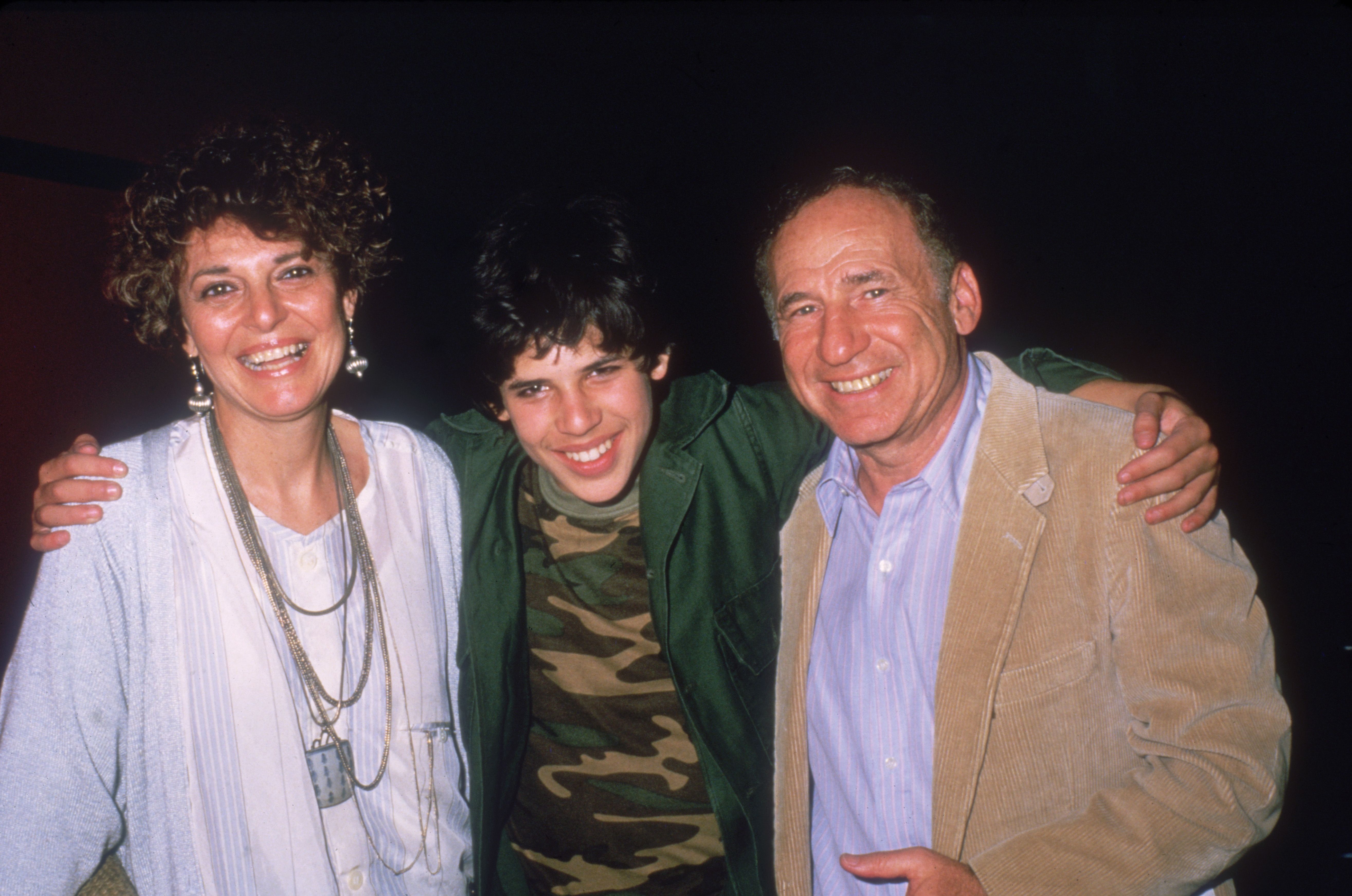 Mel Brooks, Anne Bancroft, and Max in May 1986. | Source: Getty Images