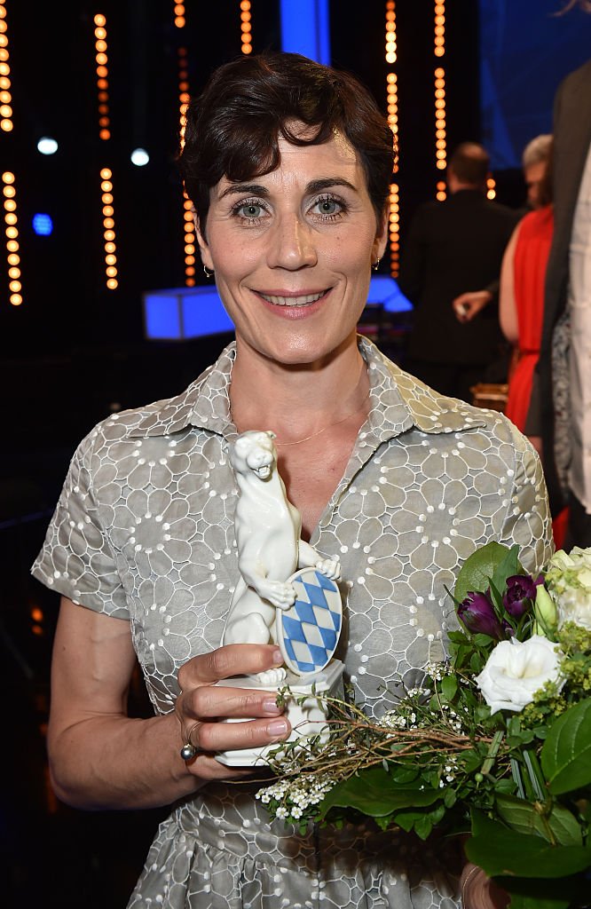 Nina Kunzendorf während der Ausstellung des Bayerischen Fernsehpreises 2016 im Prinzregententheater am 3. Juni 2016 in München. (Foto von Hannes Magerstaedt) I Quelle: Getty Images